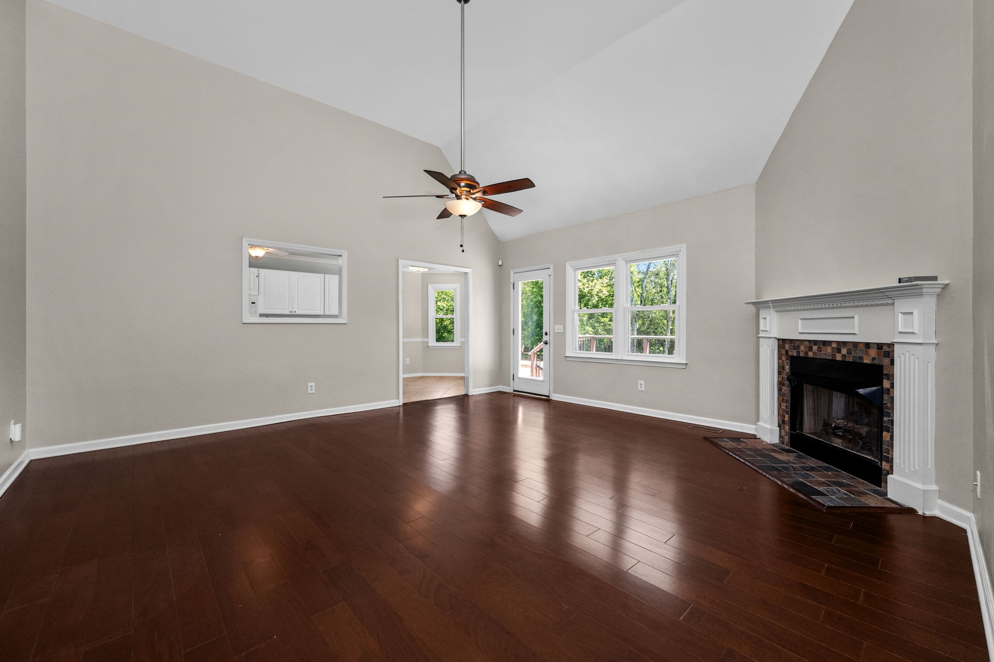 1539 Boone Ct Property Photo 3