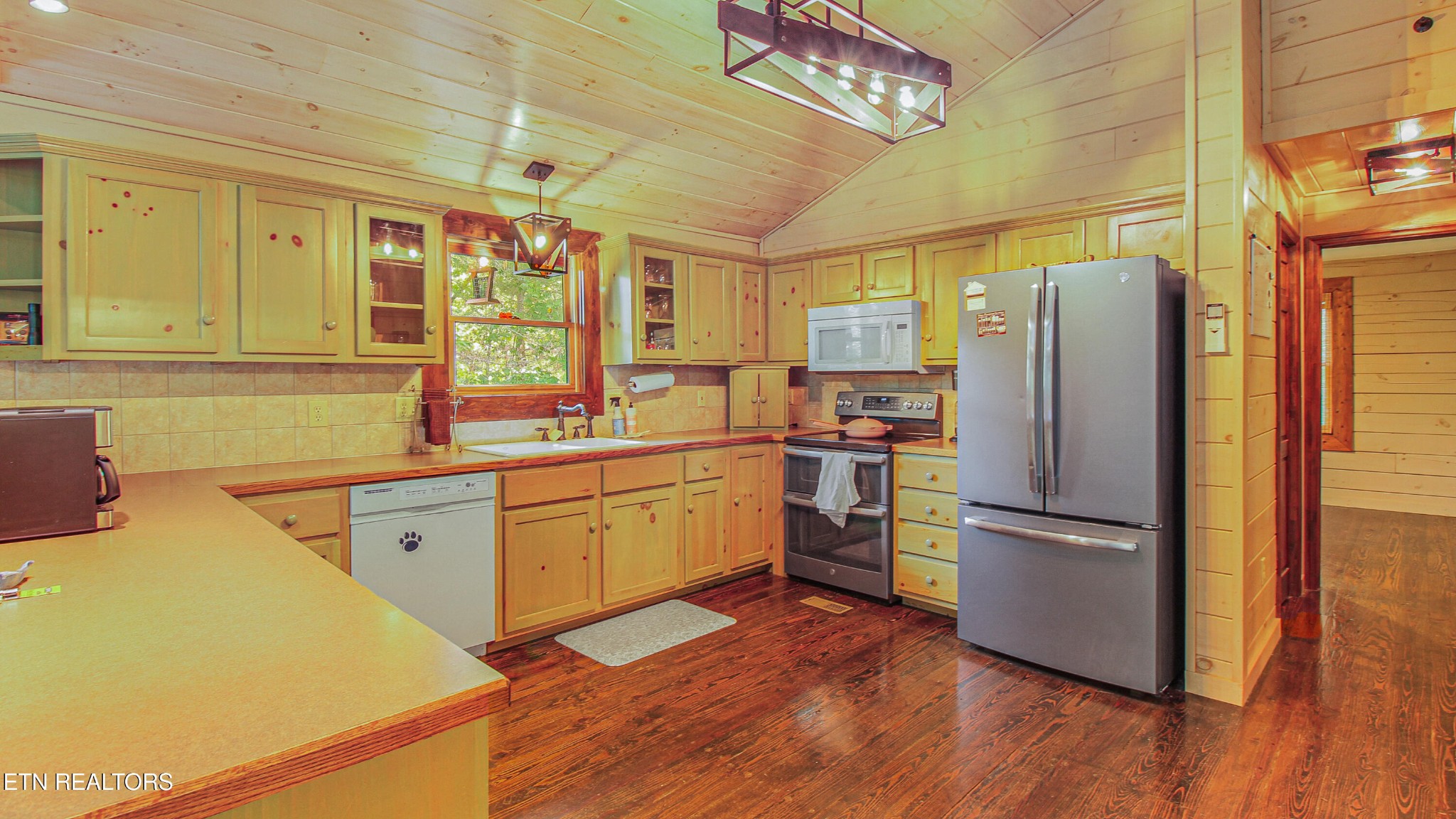 192 Fingerboard Rd Property Photo 9