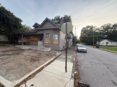 921 E Parkway, S Property Photo 1