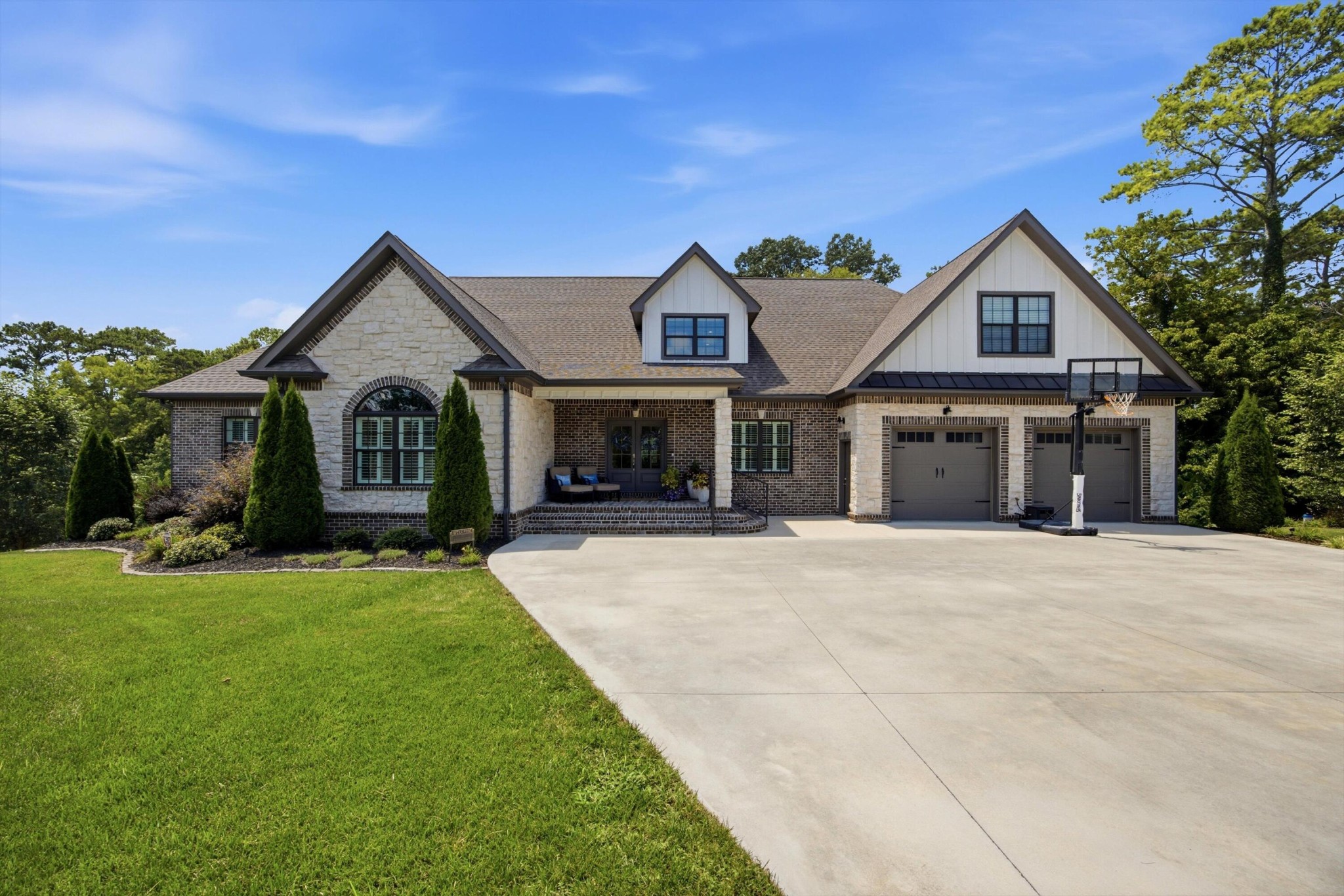 6805 Lakeshore Drive Property Photo 1