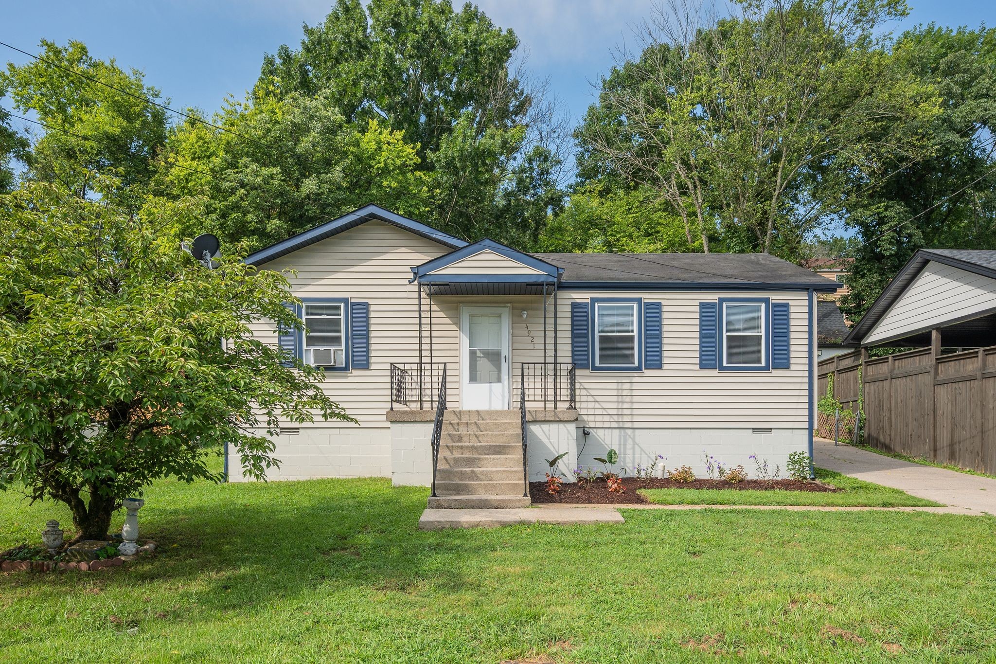 4921 Barclay Square Dr Property Photo 1