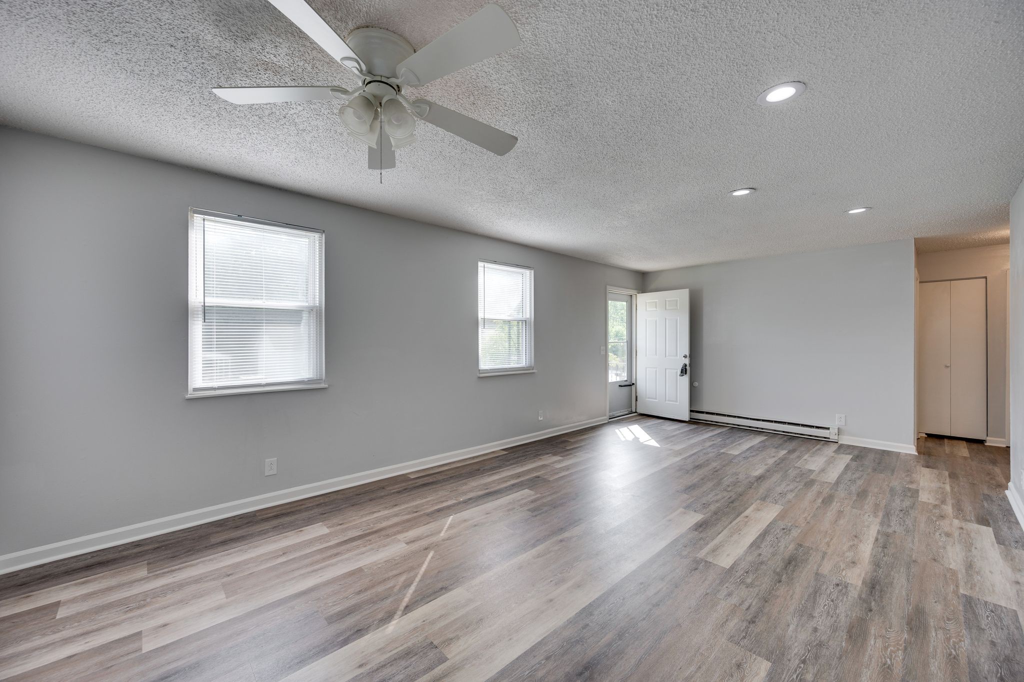 4921 Barclay Square Dr Property Photo 6