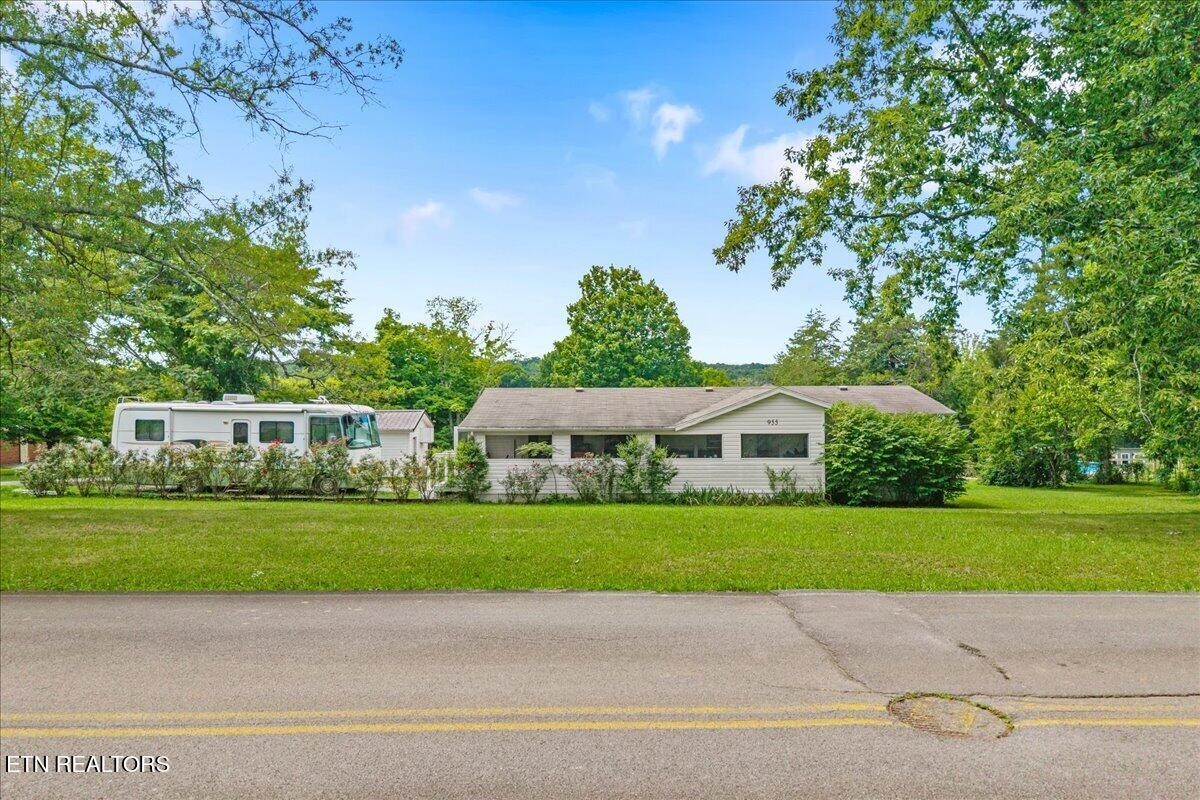 955 N Main St Property Photo 1