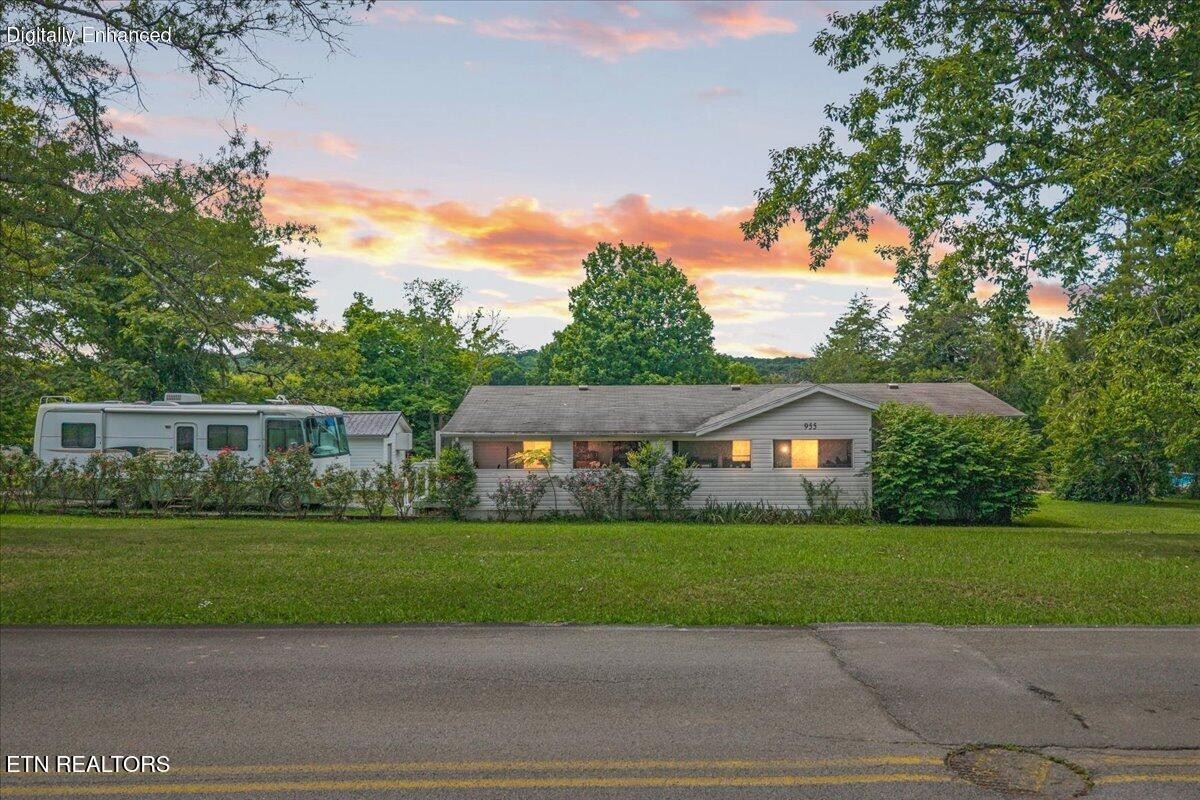 955 N Main St Property Photo 3