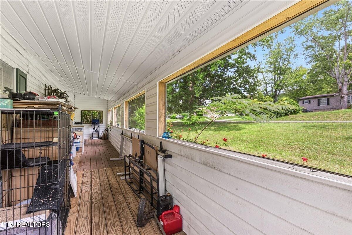955 N Main St Property Photo 6