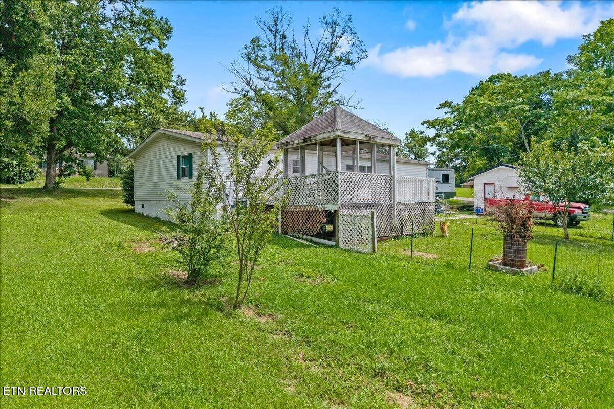 955 N Main St Property Photo 23