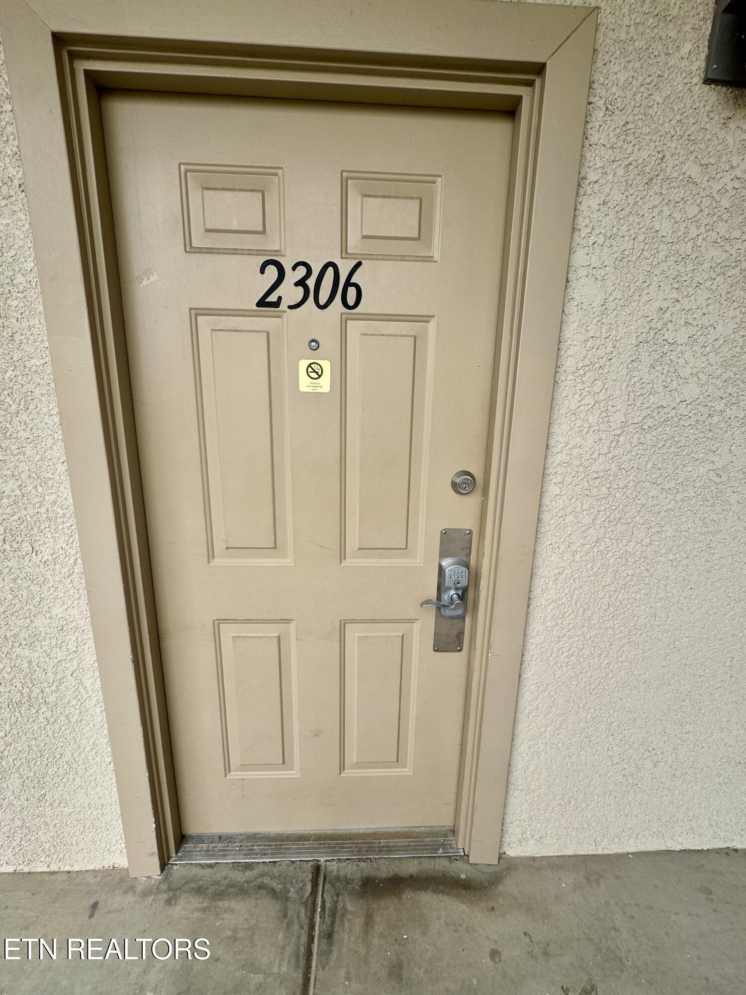 124 Plaza Property Photo 3