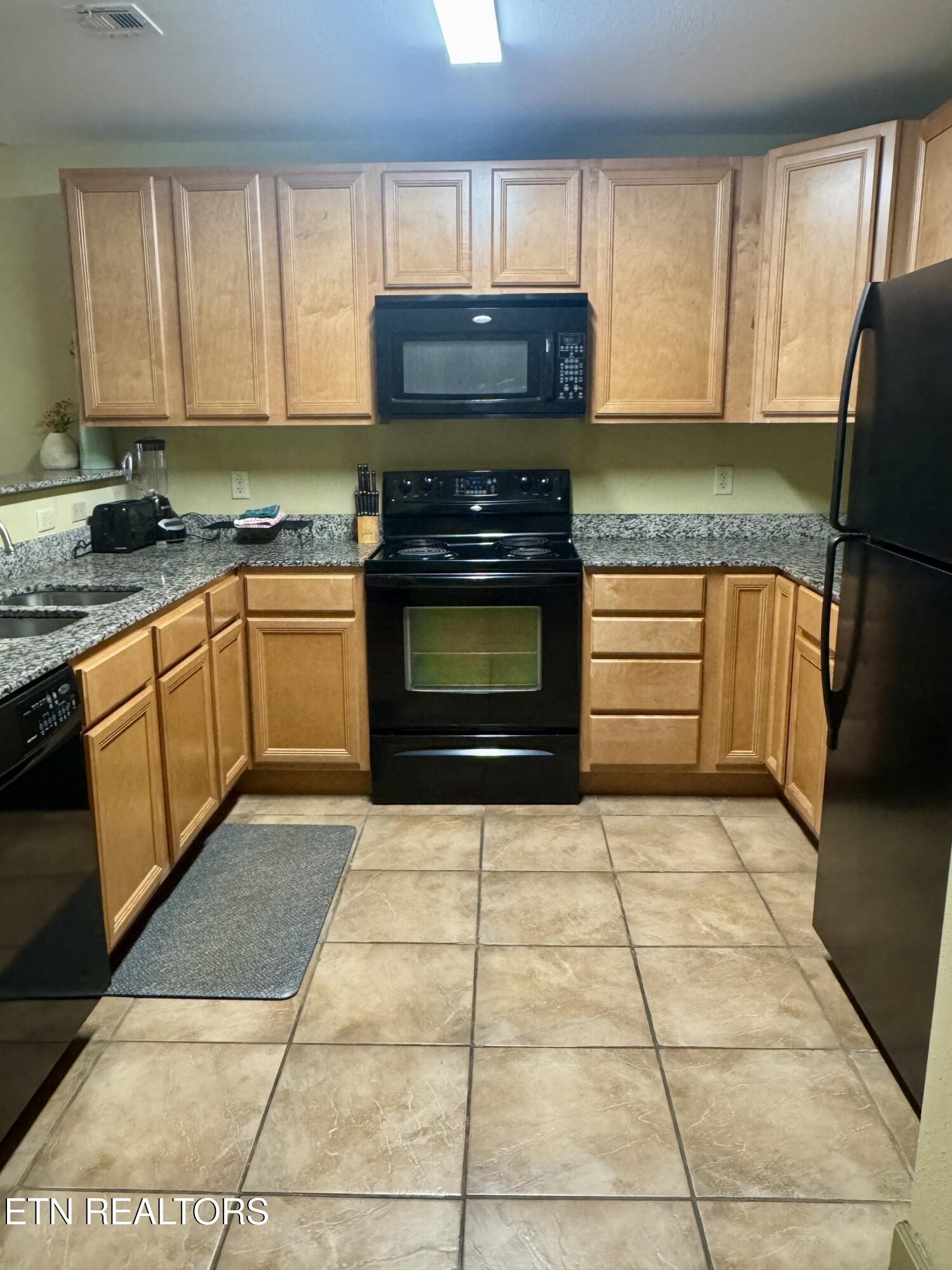 124 Plaza Property Photo 5
