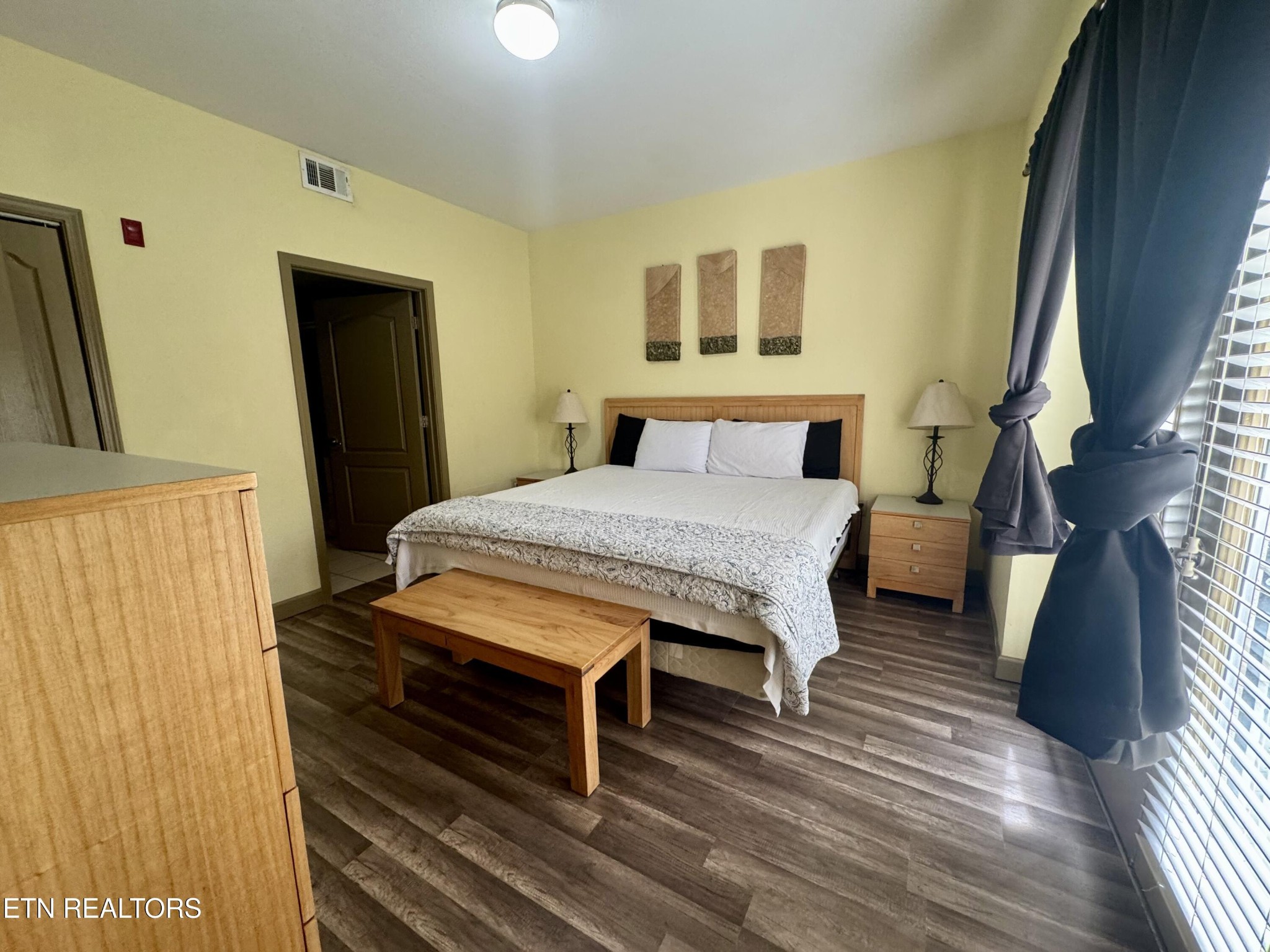 124 Plaza Property Photo 23