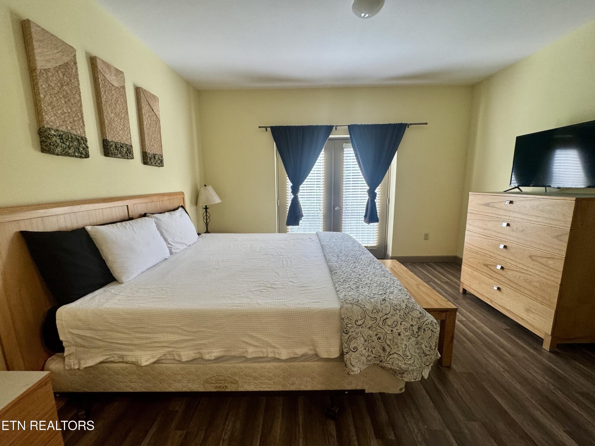 124 Plaza Property Photo 24