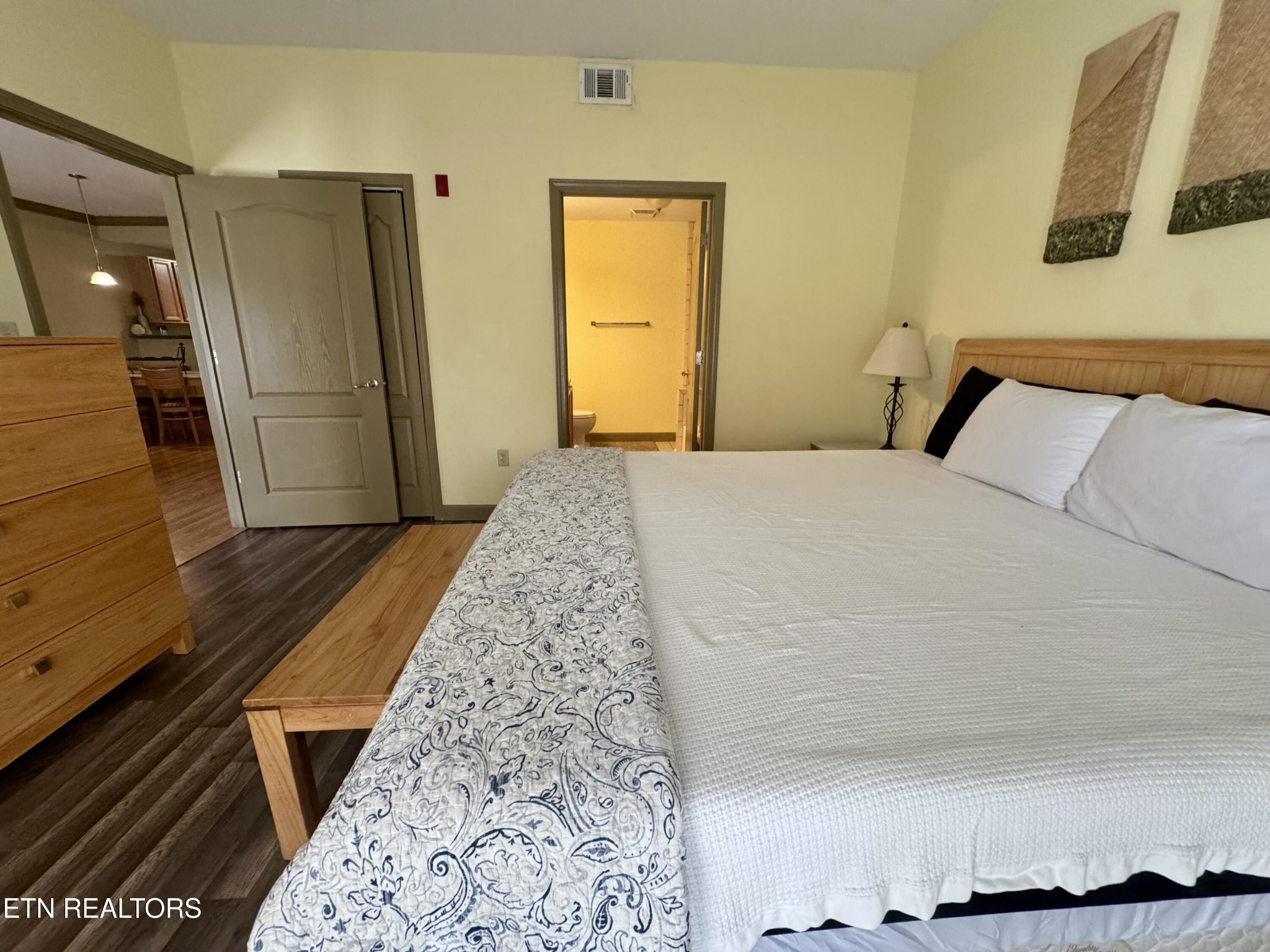 124 Plaza Property Photo 25