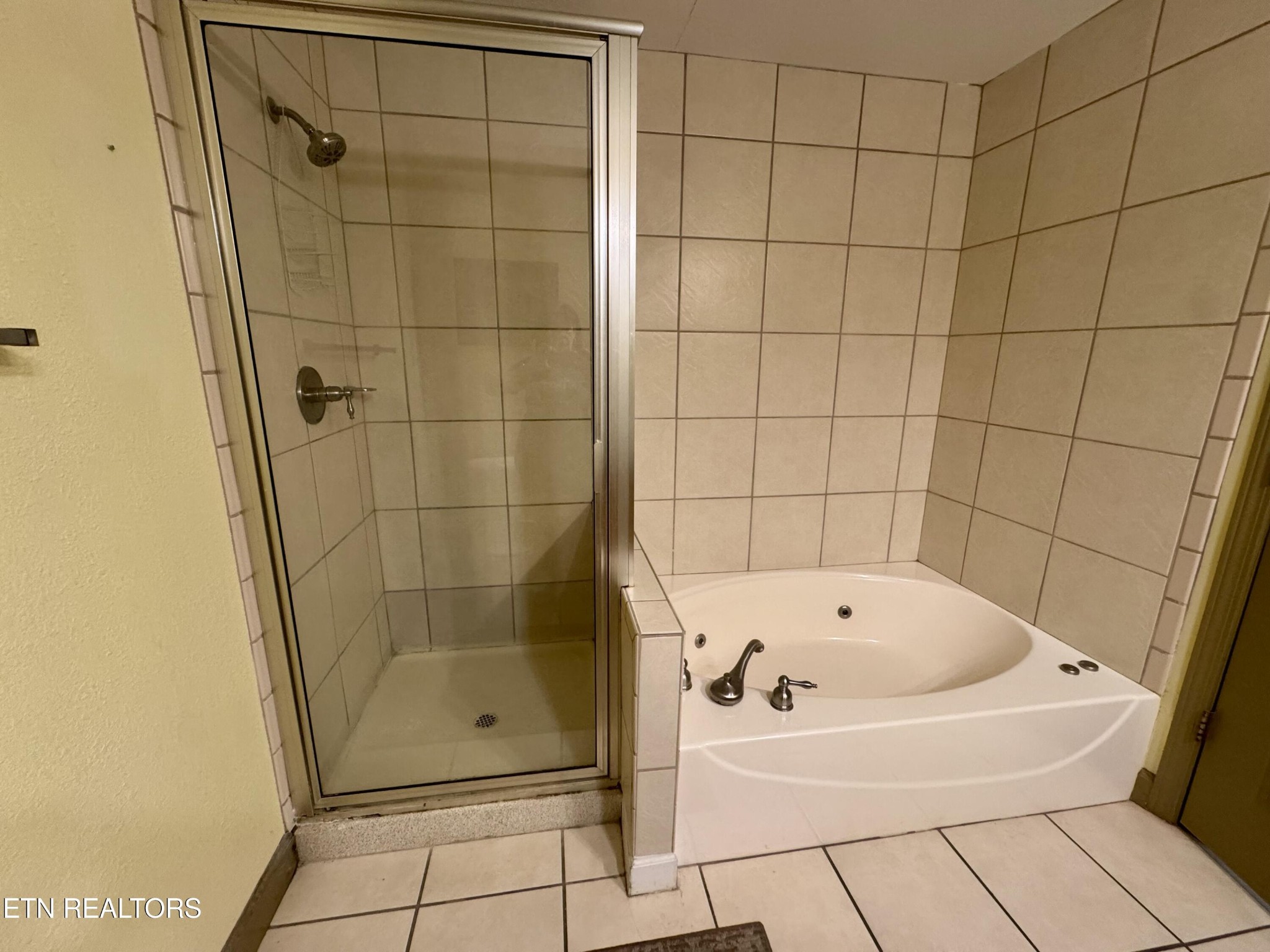 124 Plaza Property Photo 28