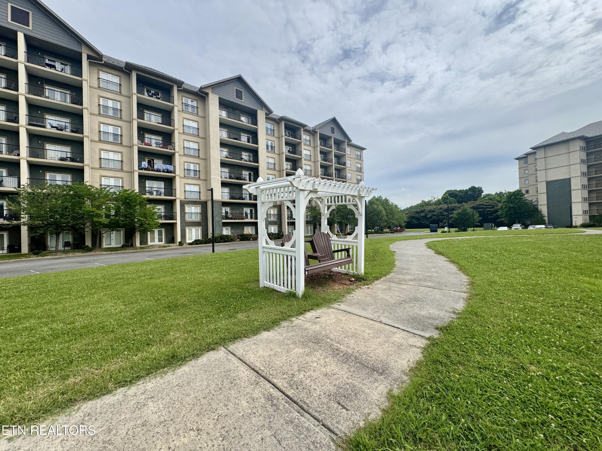124 Plaza Property Photo 39