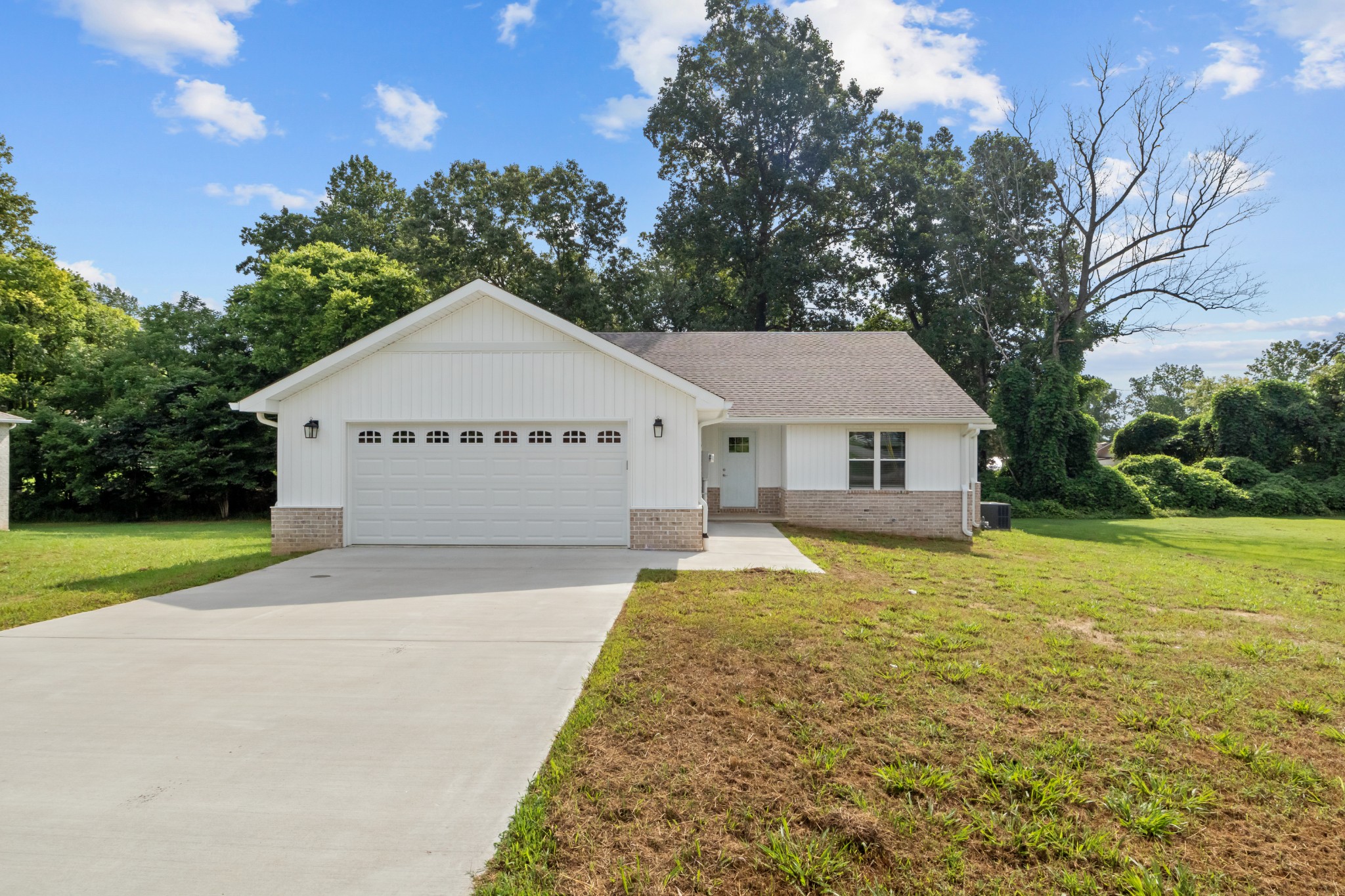 55 Hillcrest Dr Property Photo 1