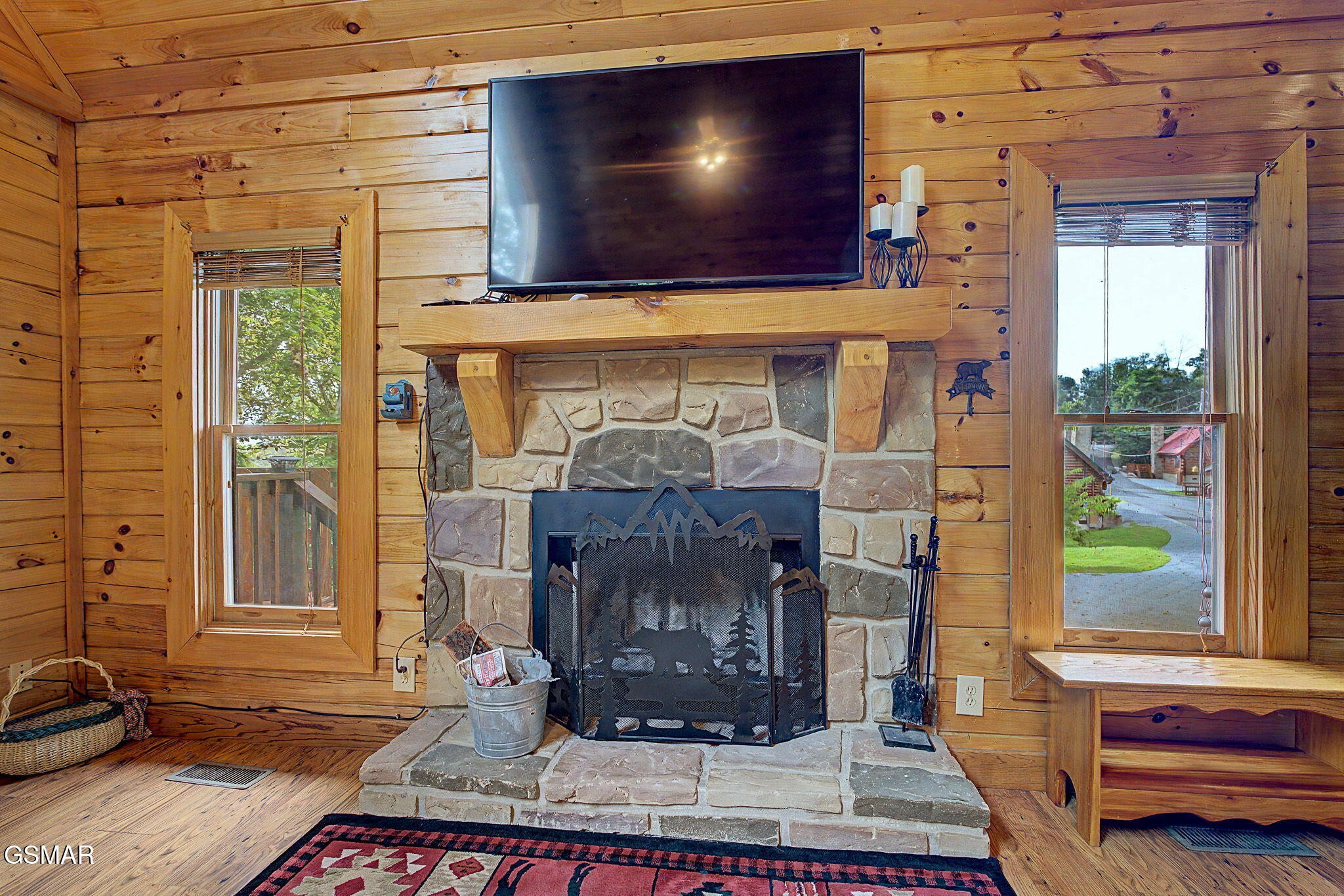 1065 Willard Way Property Photo 4