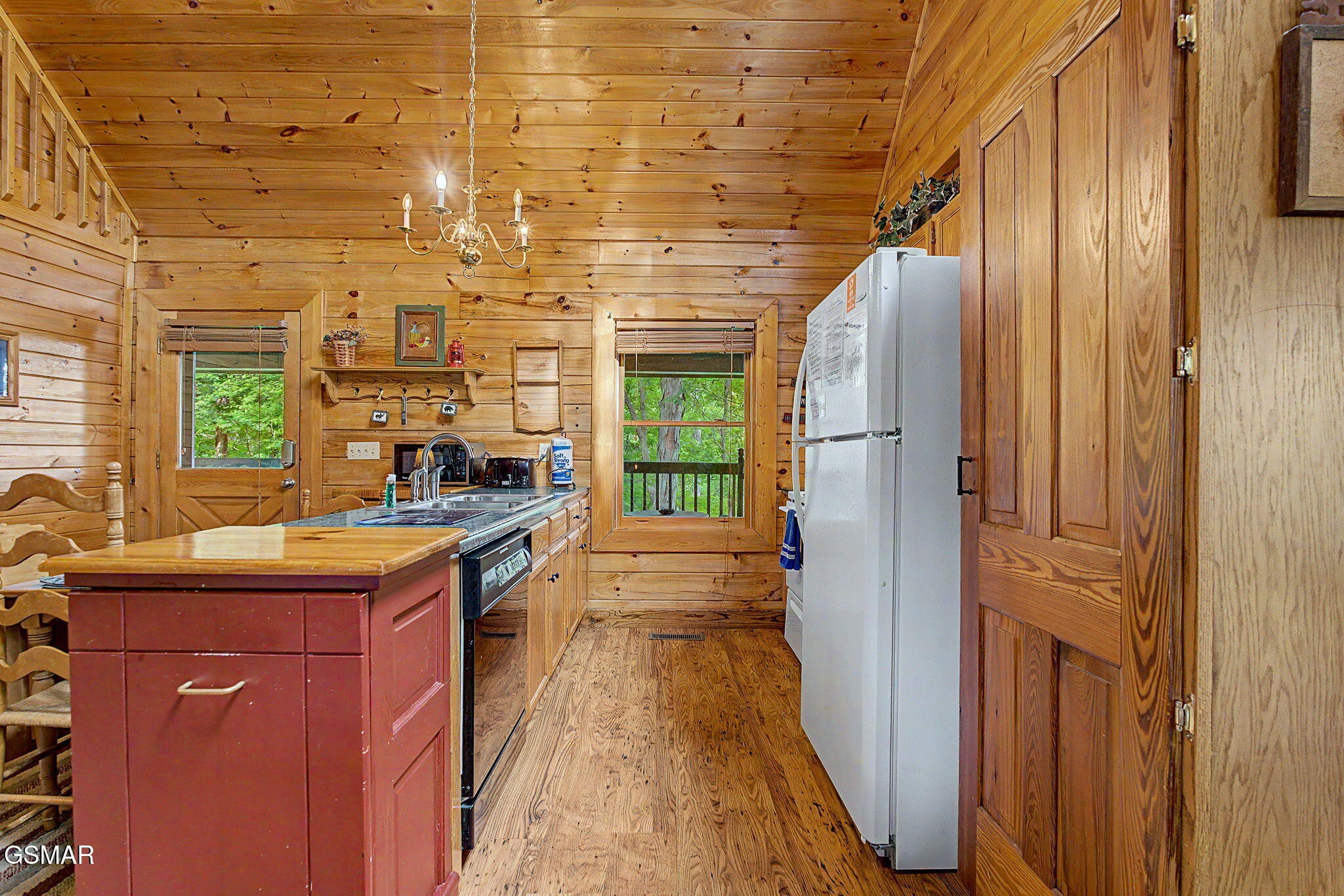 1065 Willard Way Property Photo 7