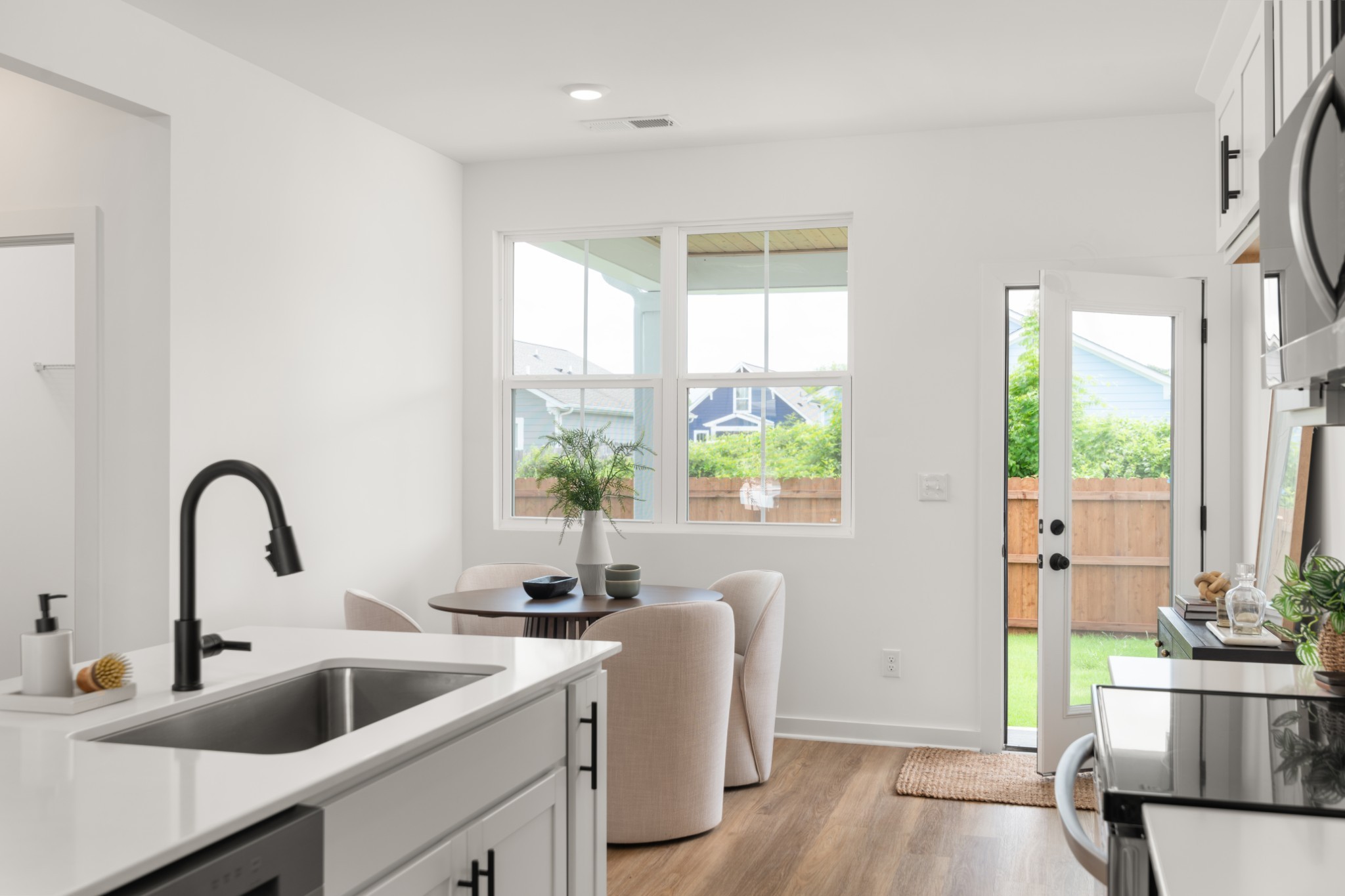1105 Marlowe Lndg Property Photo 6
