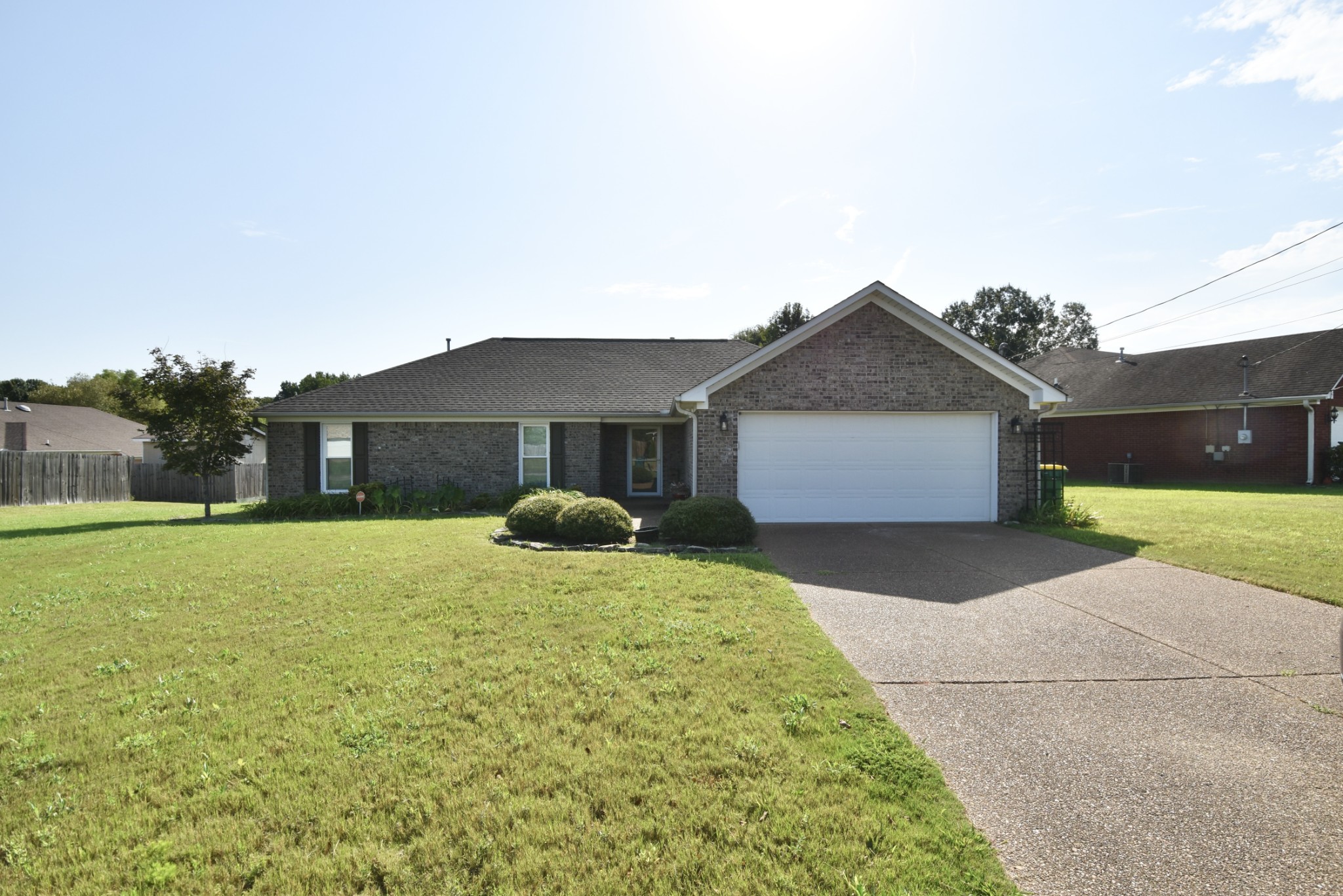 114 Roxbury Dr Property Photo 1