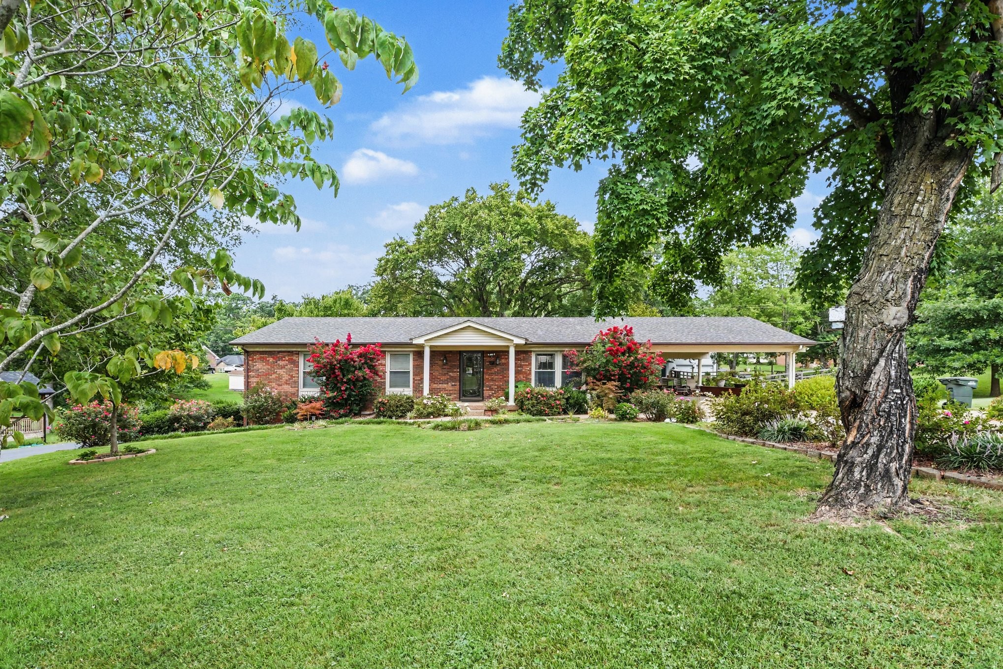 2310 Beechwood Dr Property Photo 1