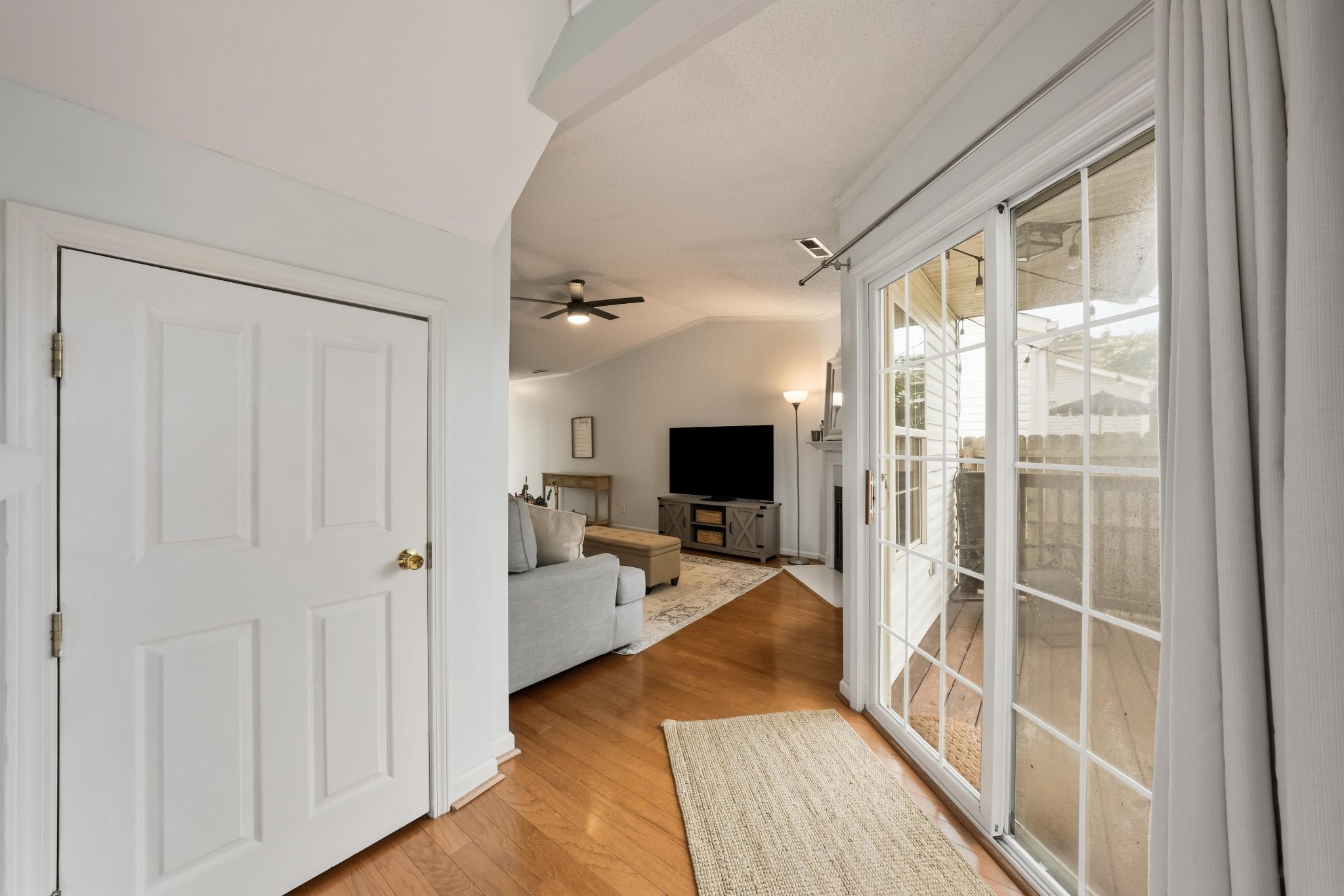 1729 Delmonte Way Property Photo 12
