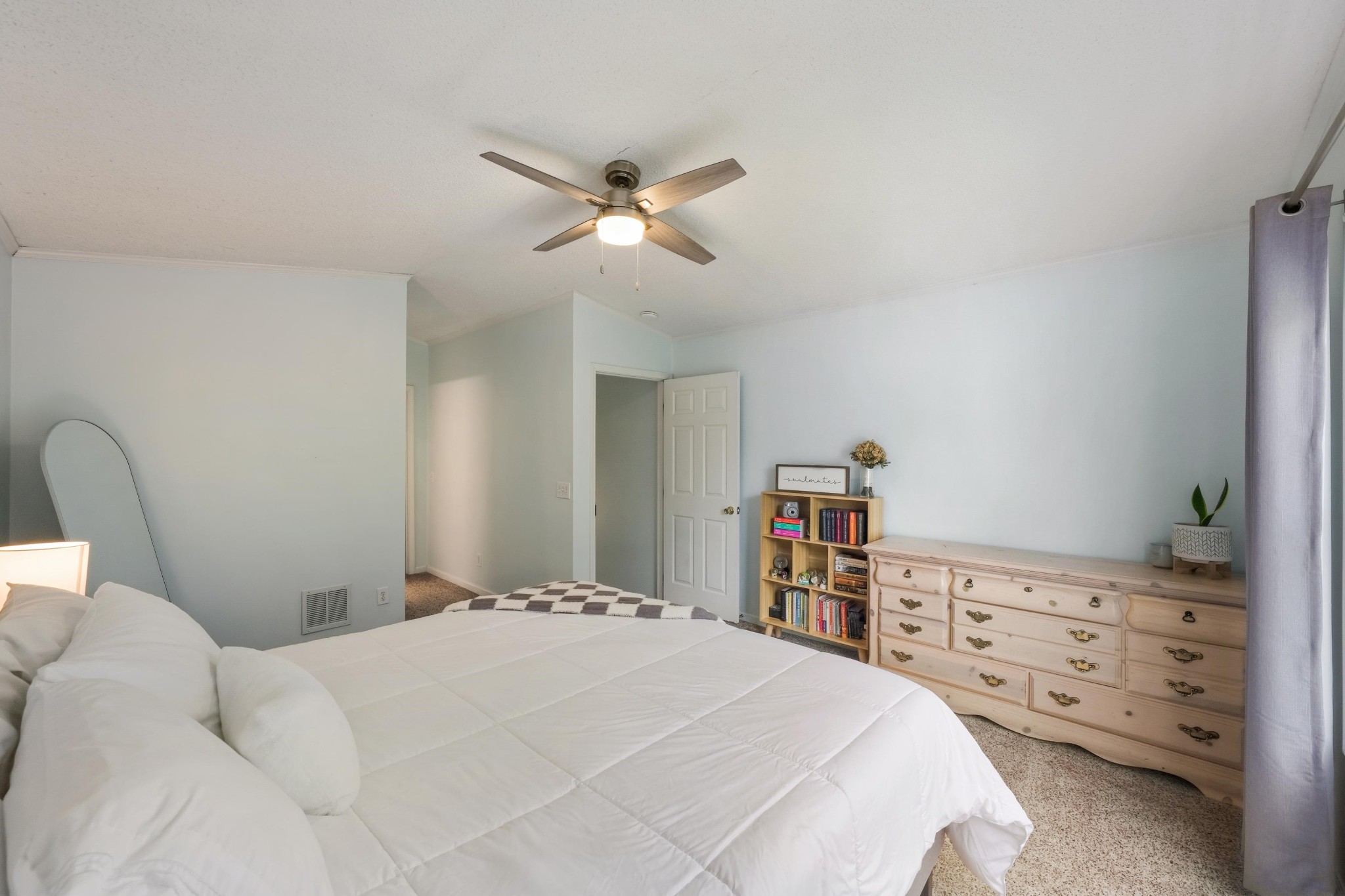 1729 Delmonte Way Property Photo 18