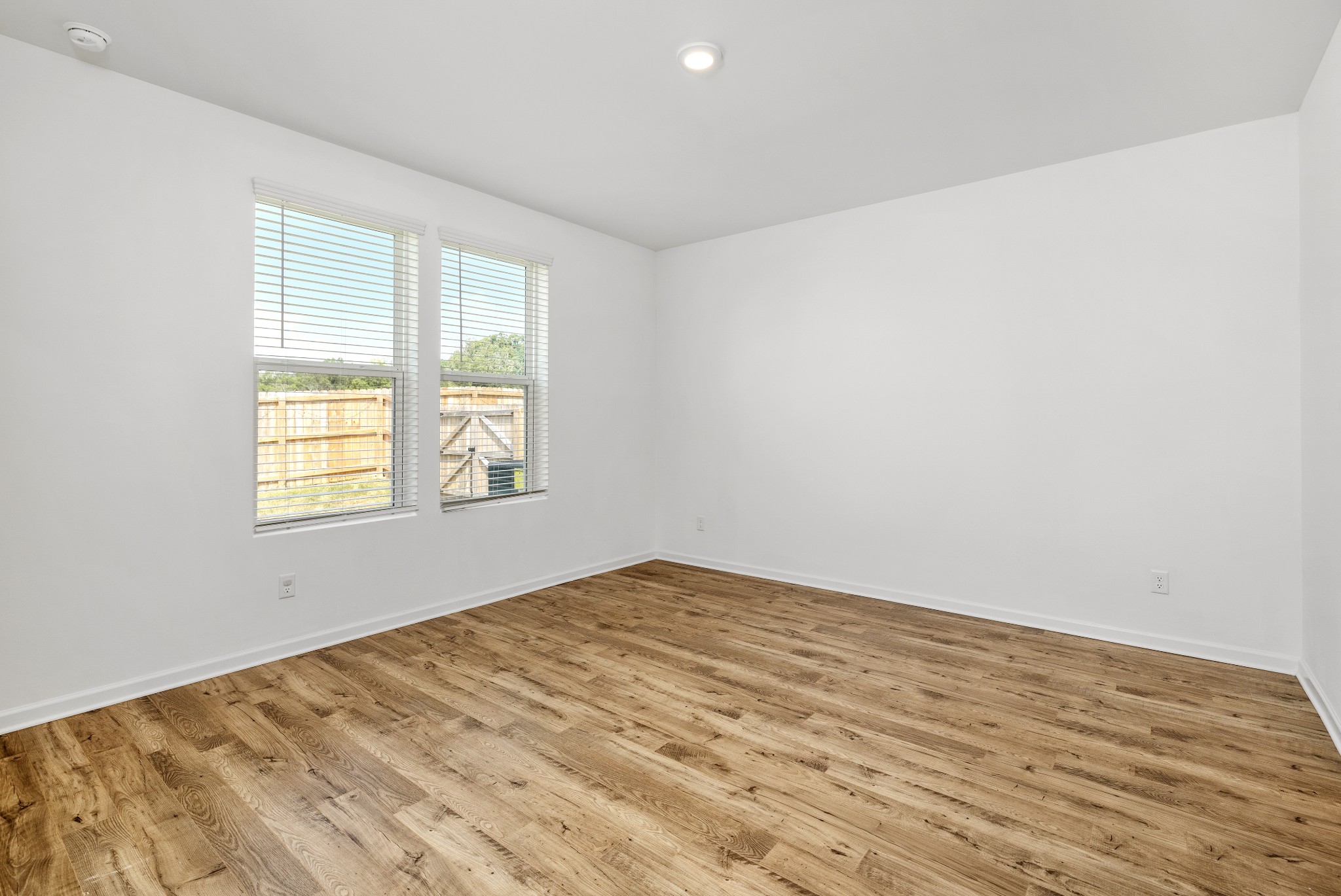 1026 Lionheart Dr Property Photo 16