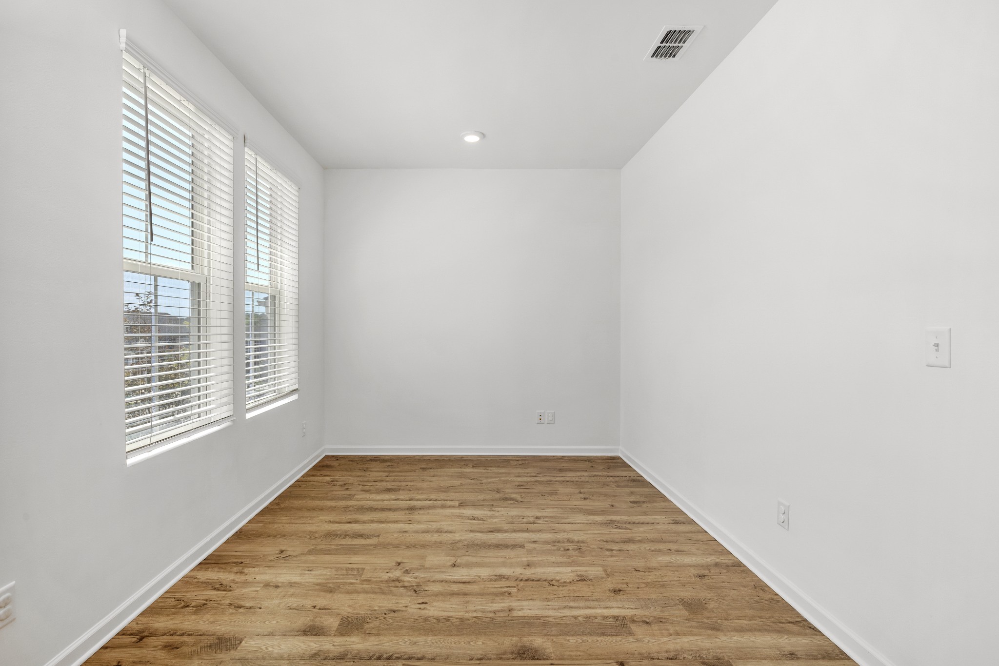 1026 Lionheart Dr Property Photo 18