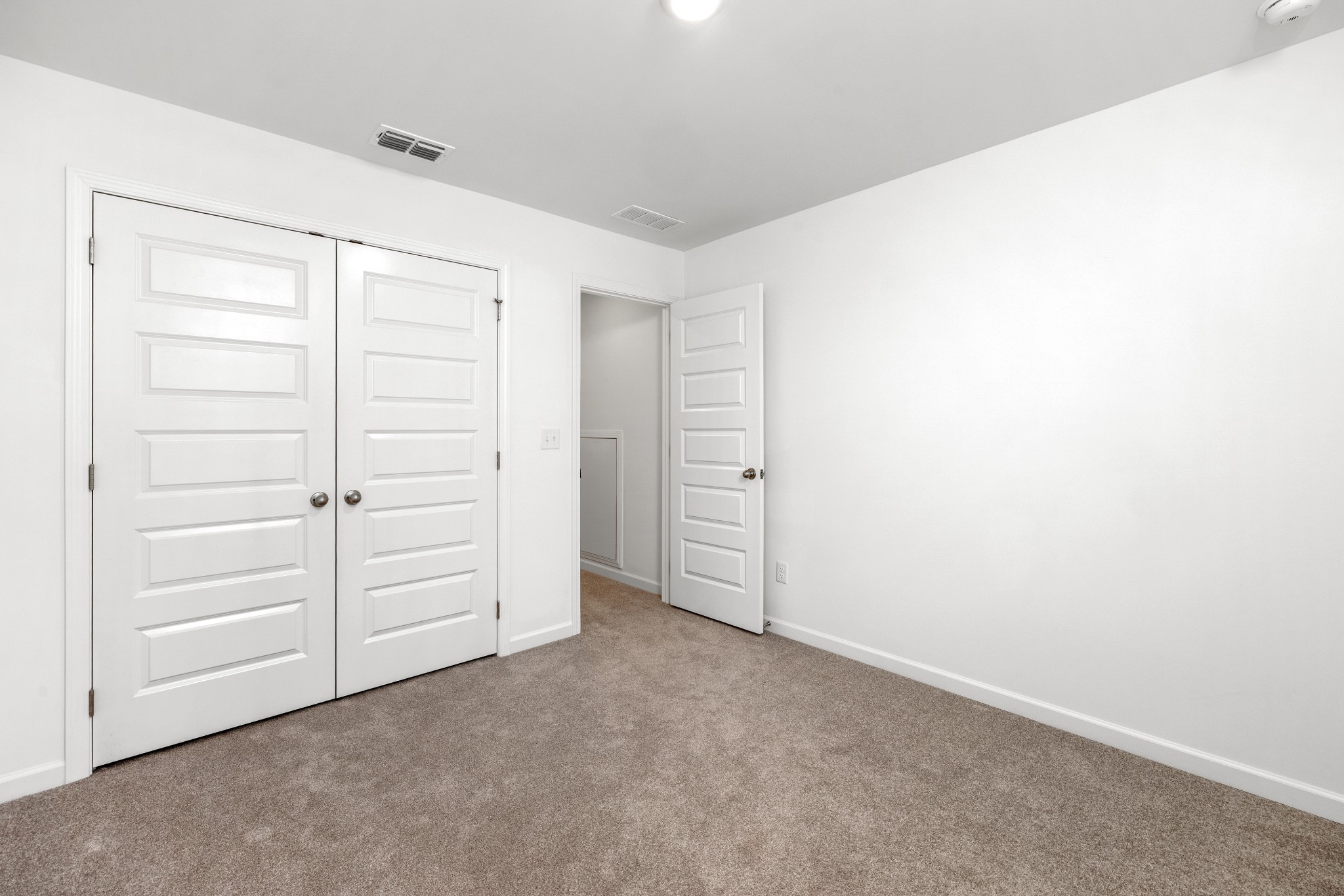 1026 Lionheart Dr Property Photo 27