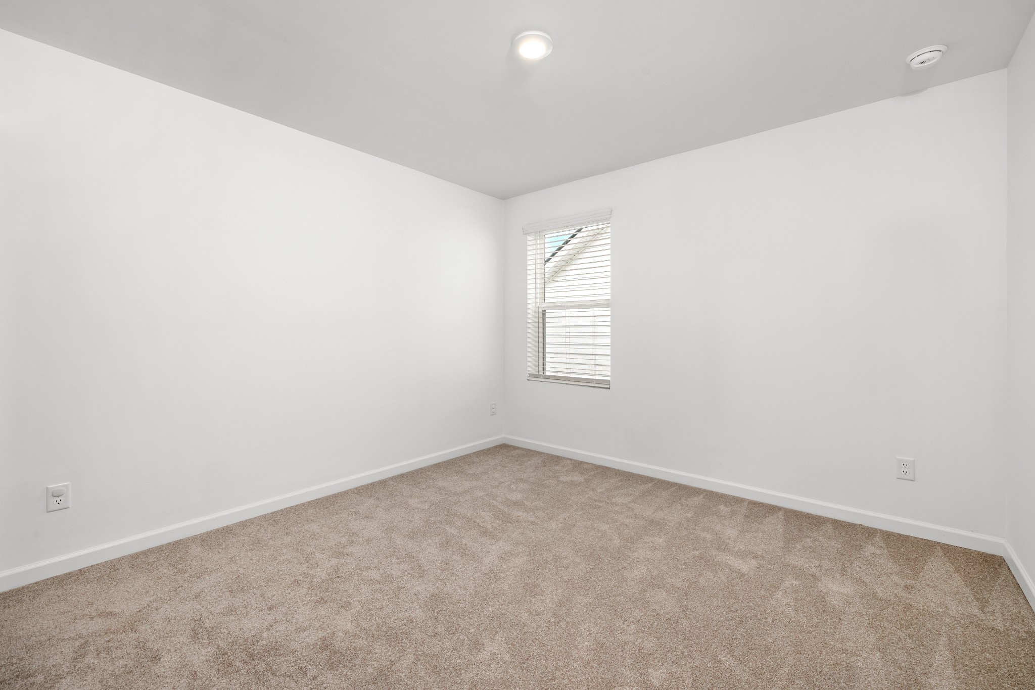 1026 Lionheart Dr Property Photo 29