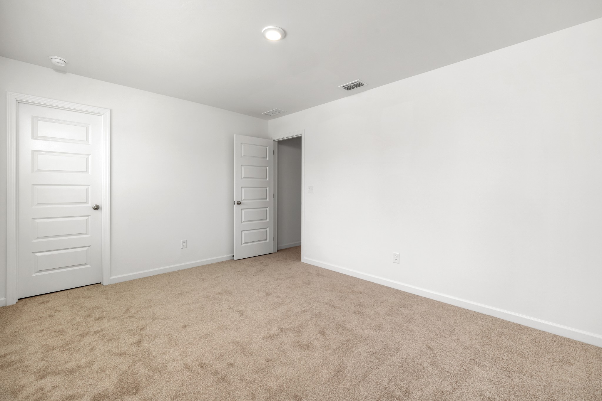 1026 Lionheart Dr Property Photo 32