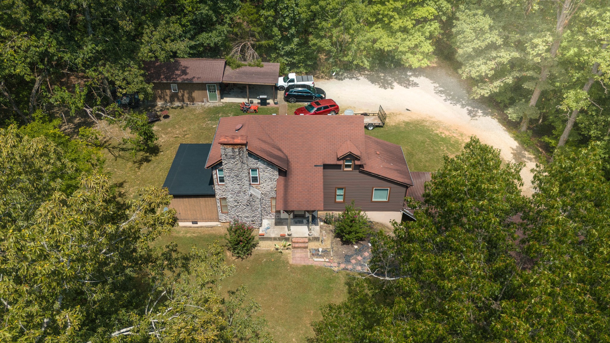 2114 Scotty Parker Rd Property Photo 1