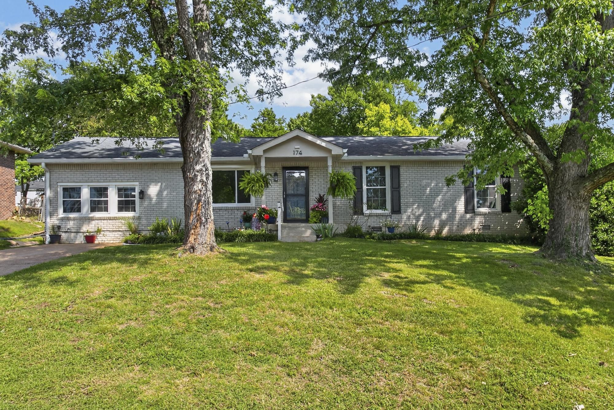 174 Brenda Ct Property Photo 2
