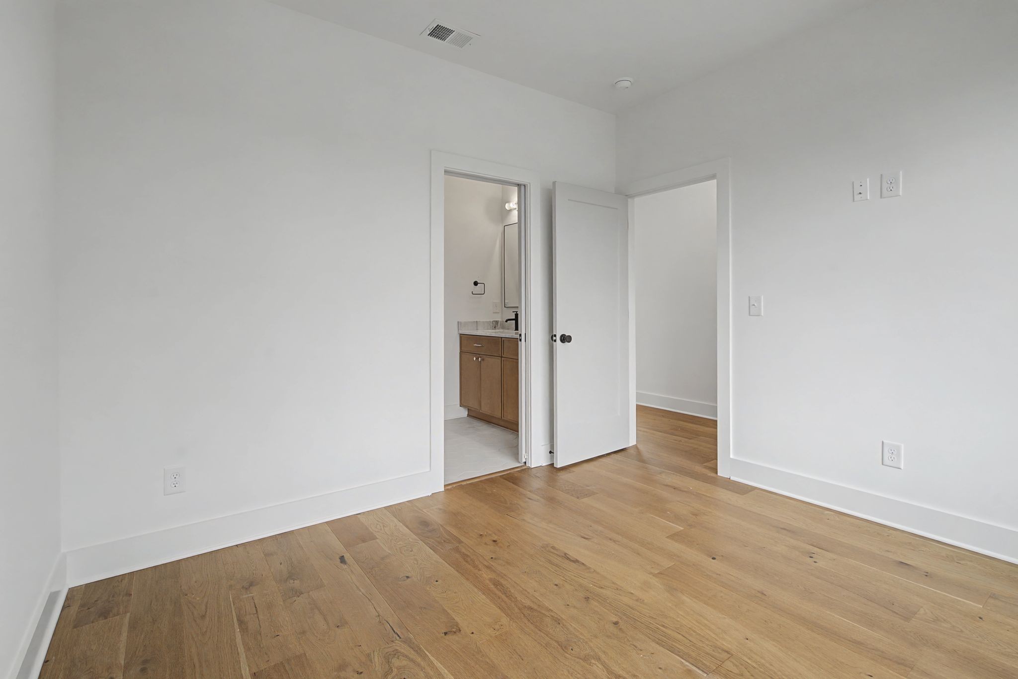 928 West Ave Property Photo 23