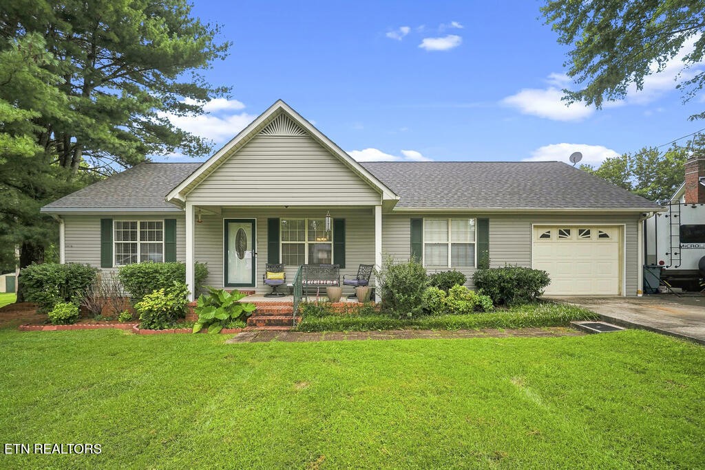169 W Whitehall Rd