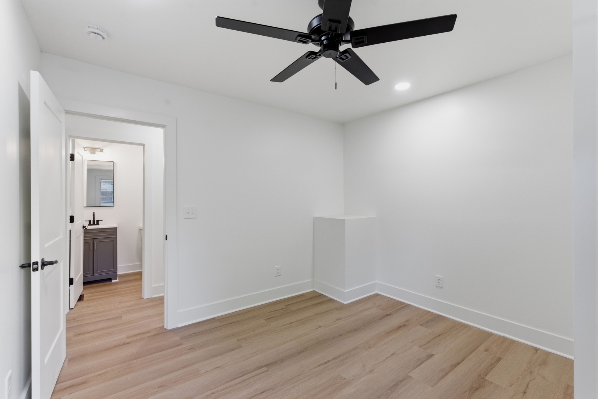 910 Ward St Property Photo 16