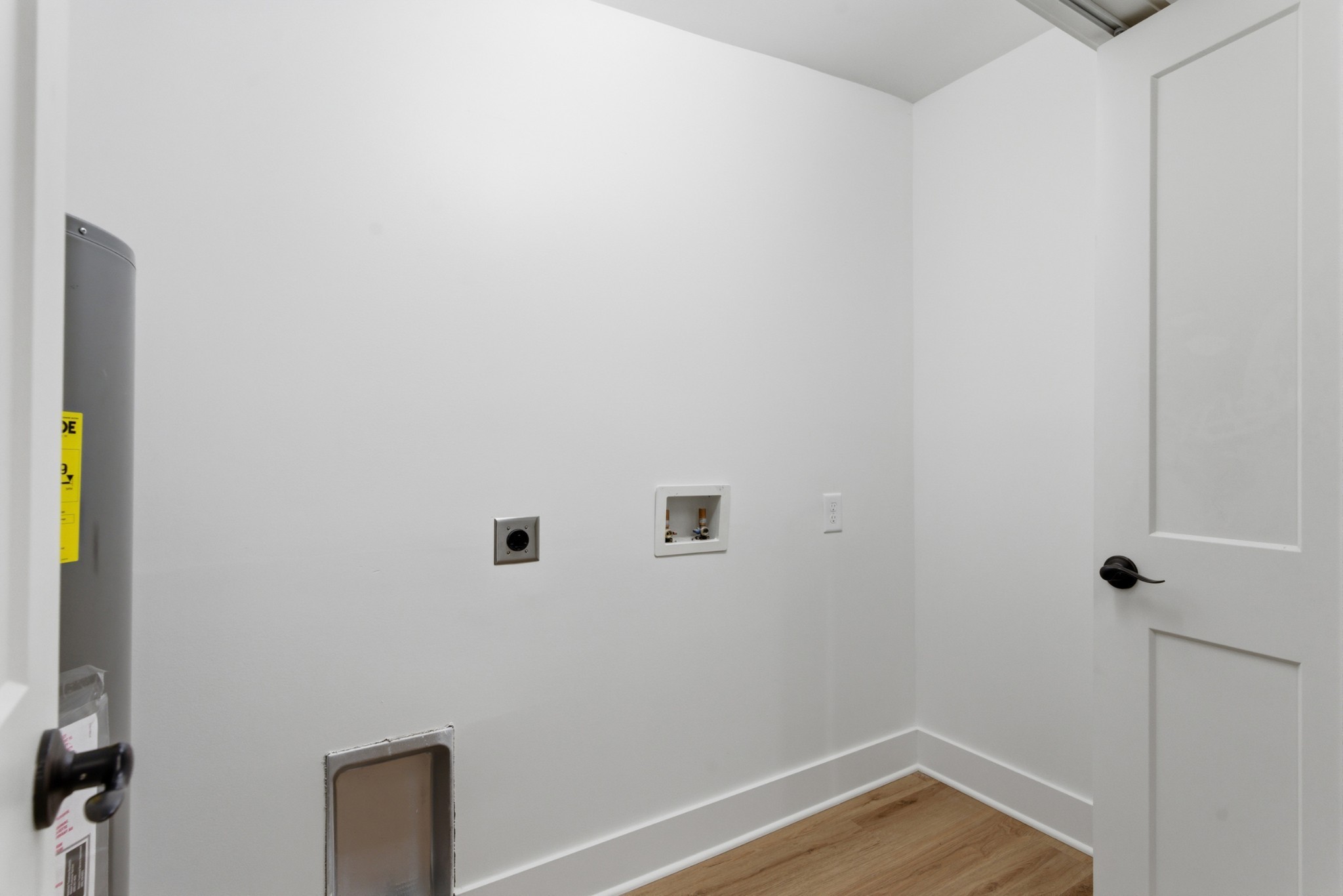 910 Ward St Property Photo 21
