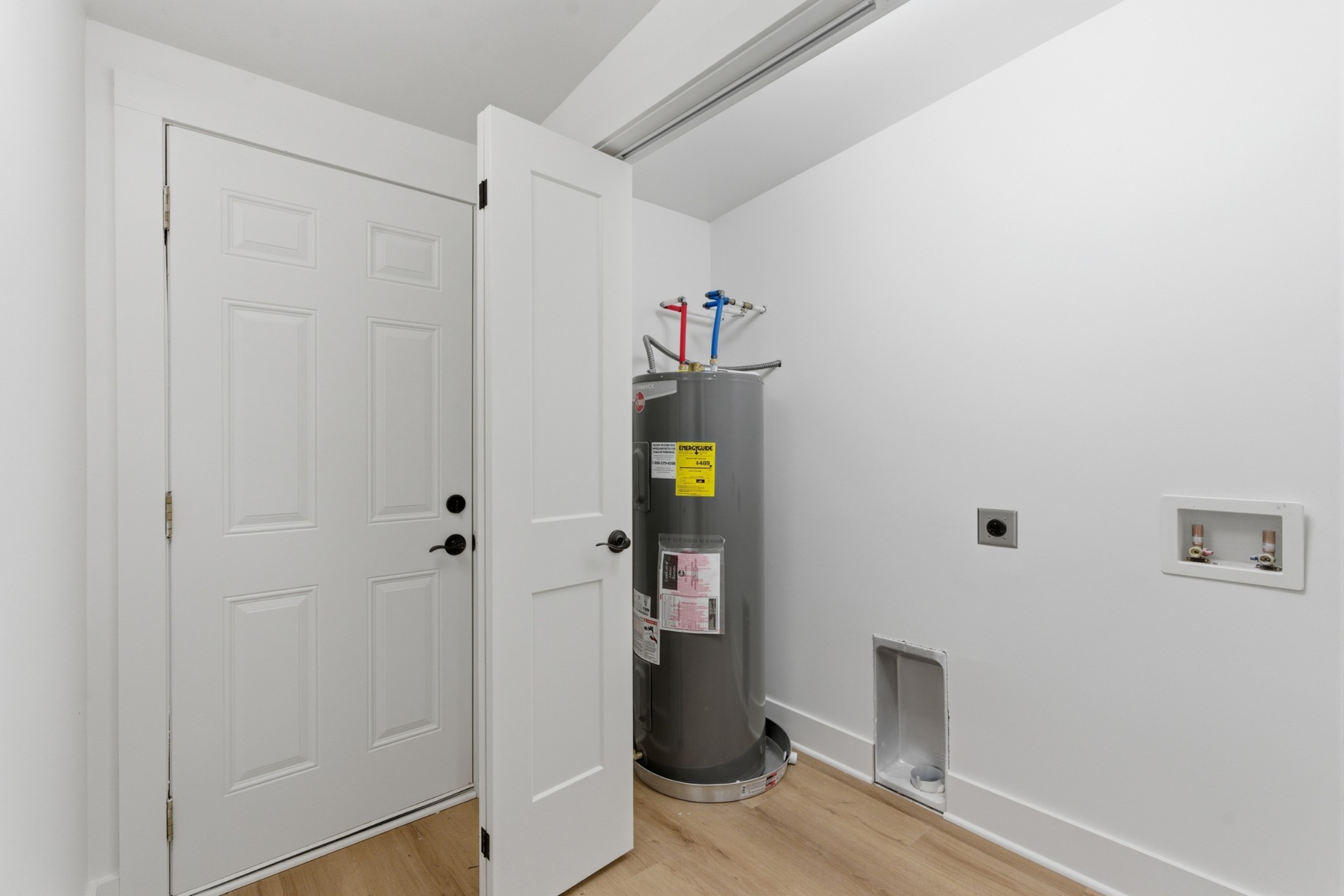 910 Ward St Property Photo 22