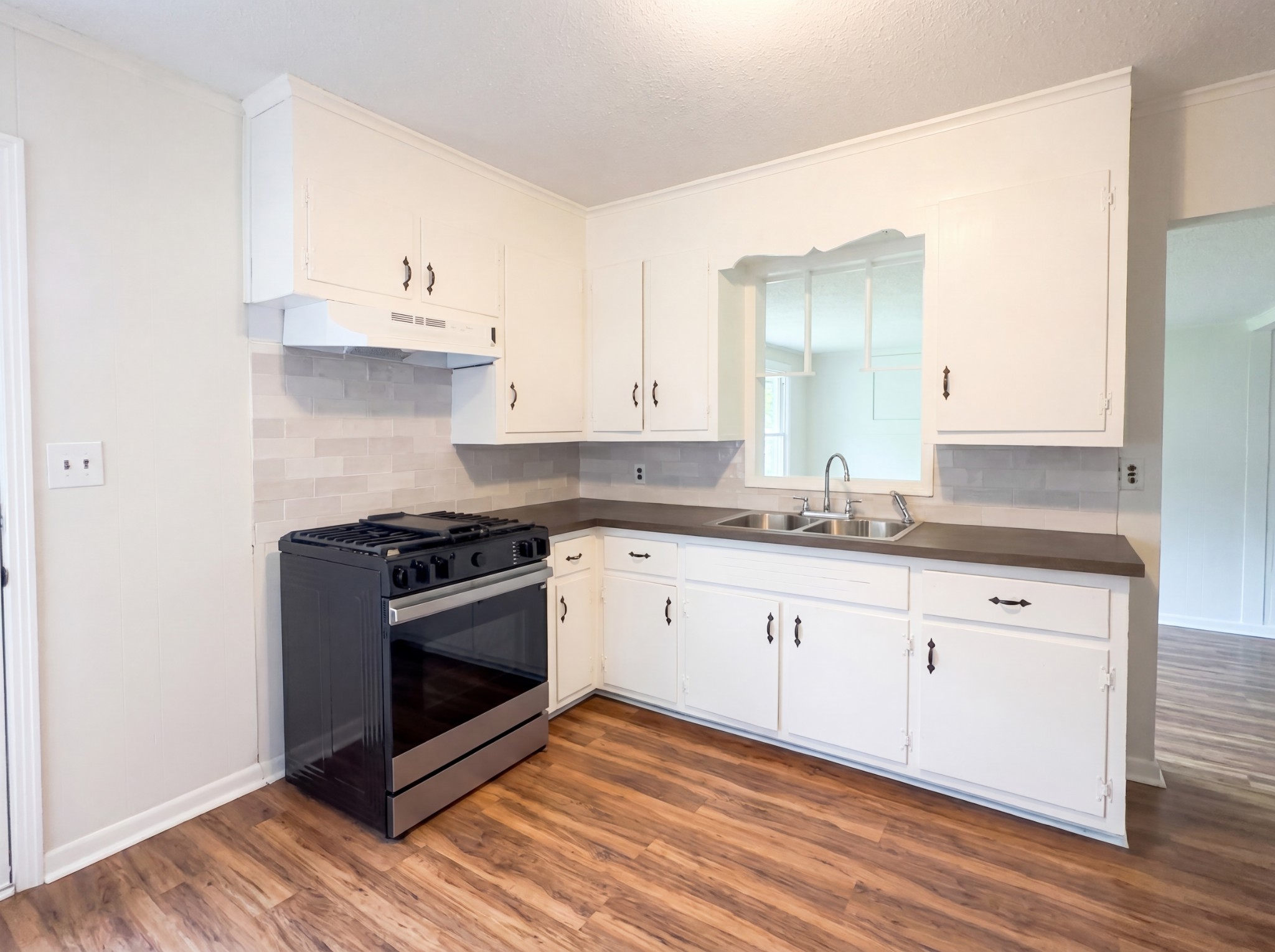 80 James St Property Photo 11
