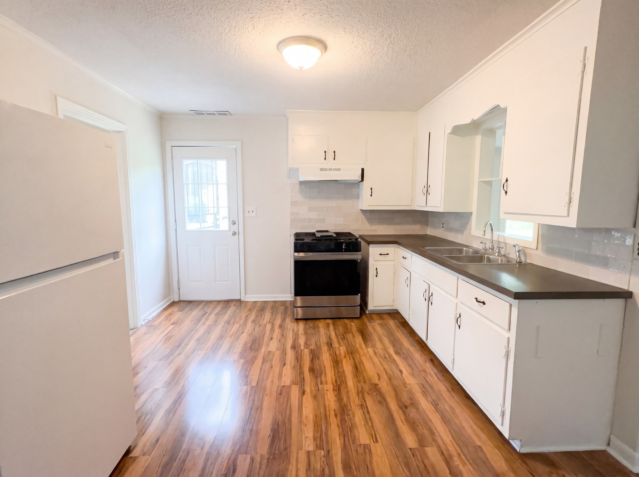 80 James St Property Photo 12