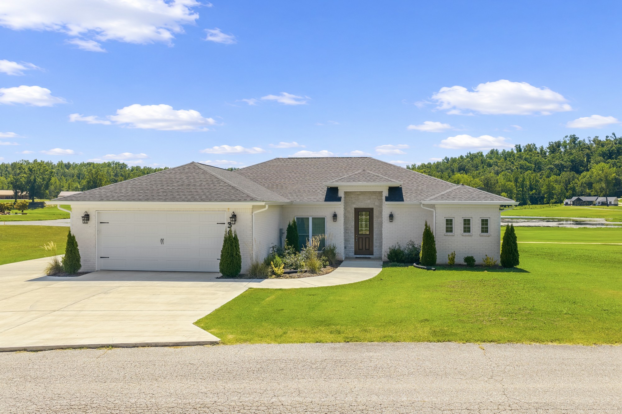 363 Golfview Ln Property Photo 1