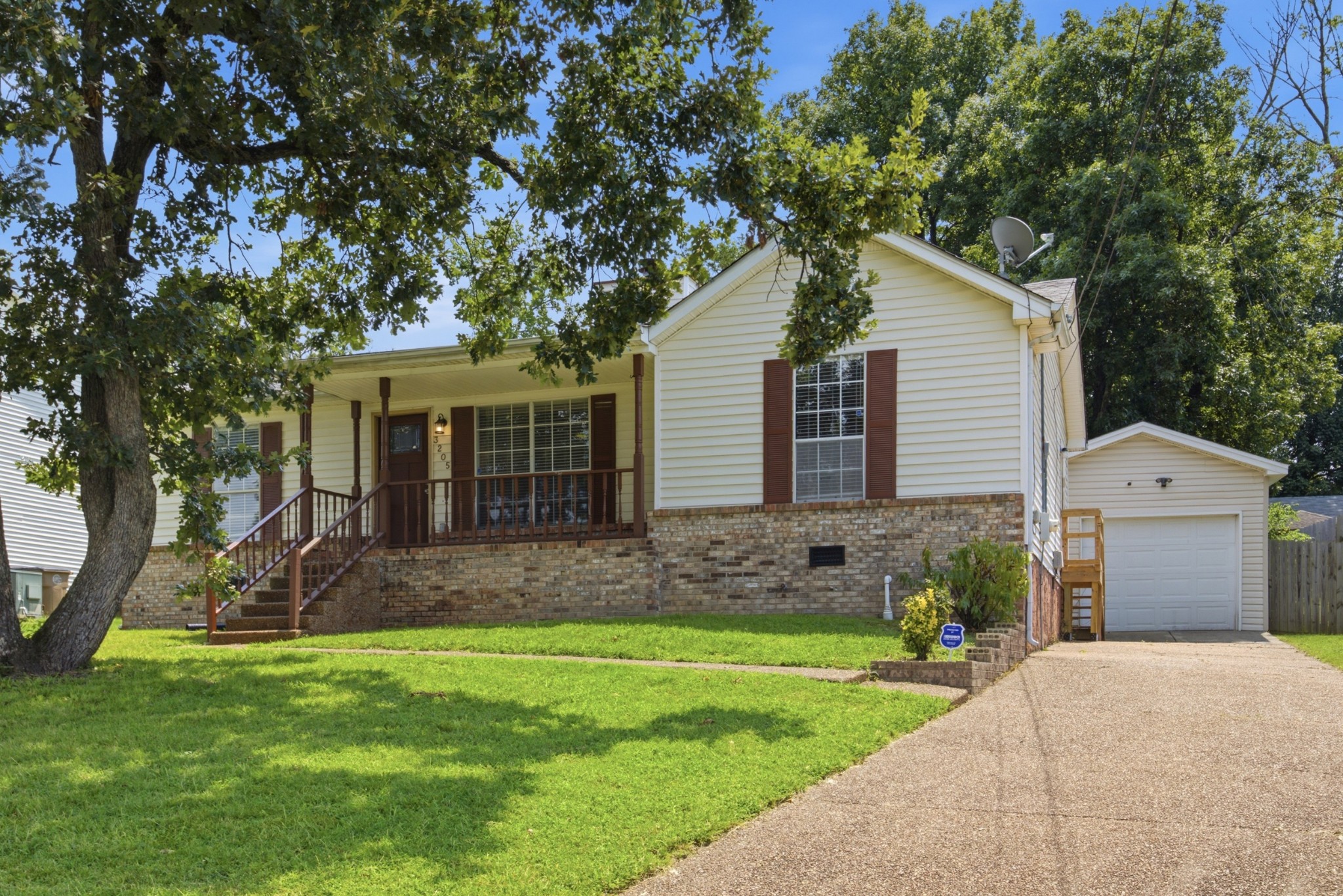 3205 Harbor Lndg Property Photo 1