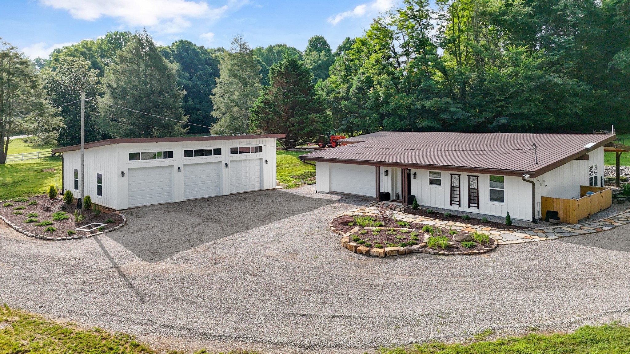 2395 Mecca Pike