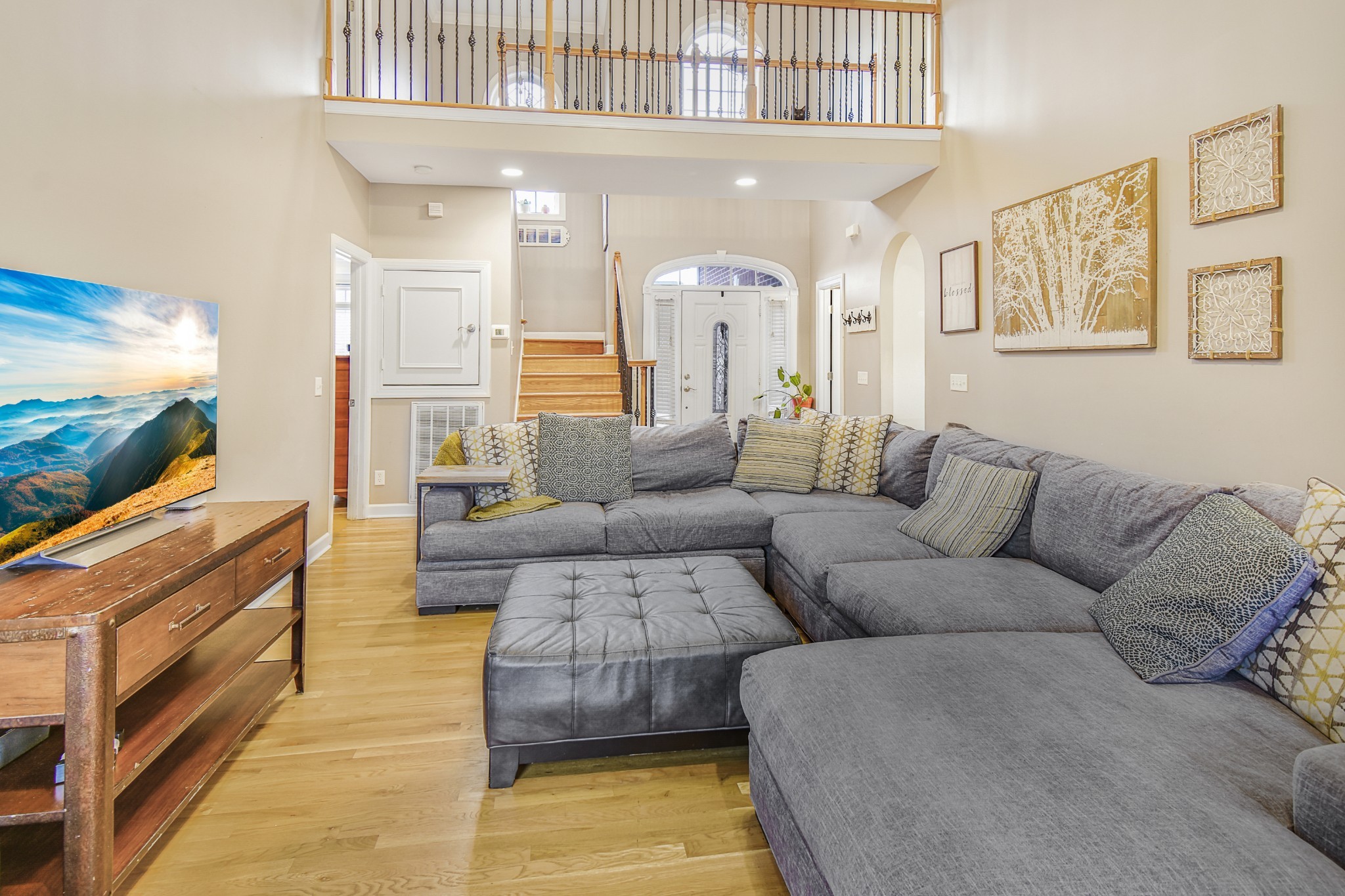 1034 Stonehollow Way Property Photo 6