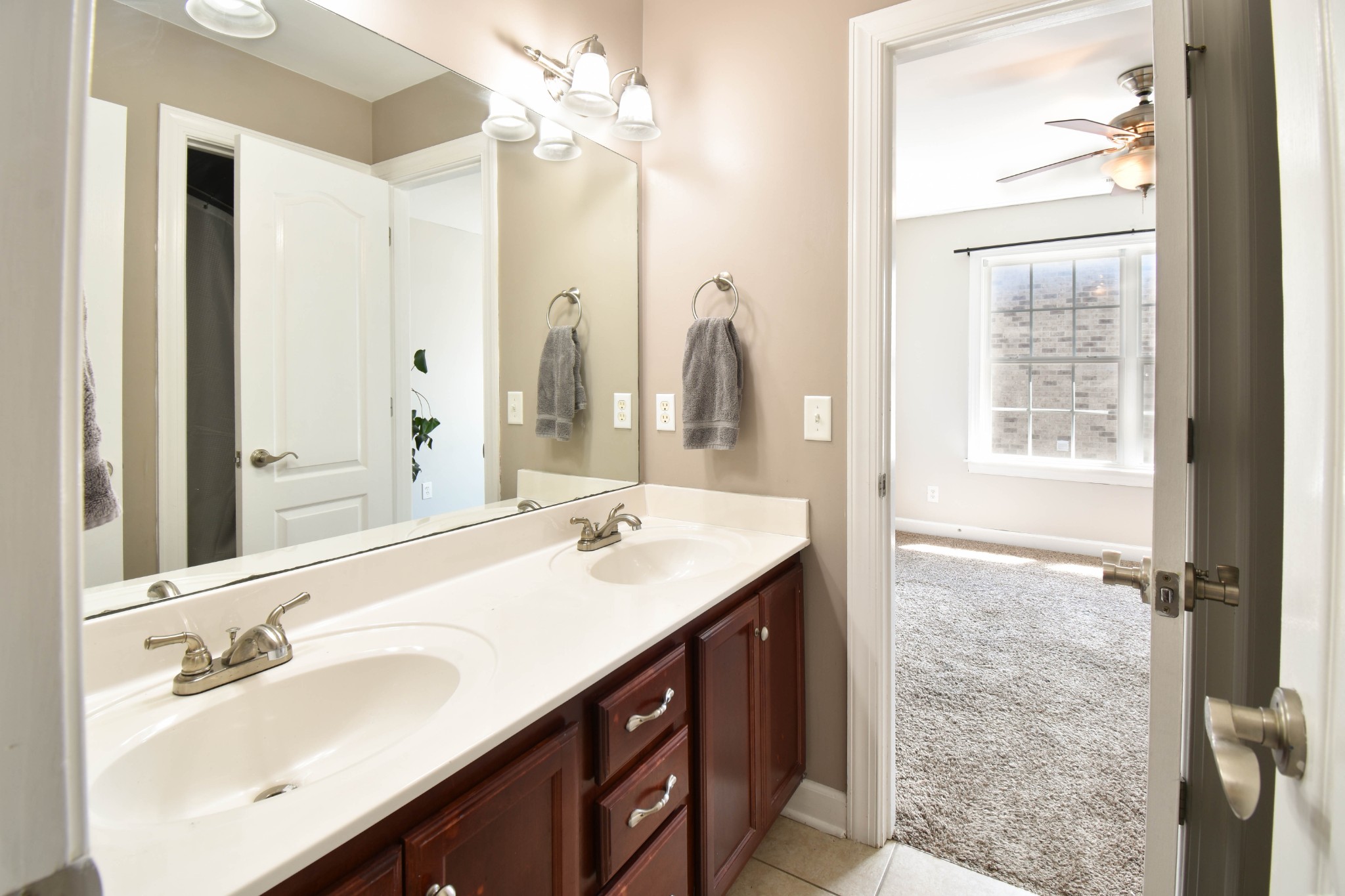 1034 Stonehollow Way Property Photo 32