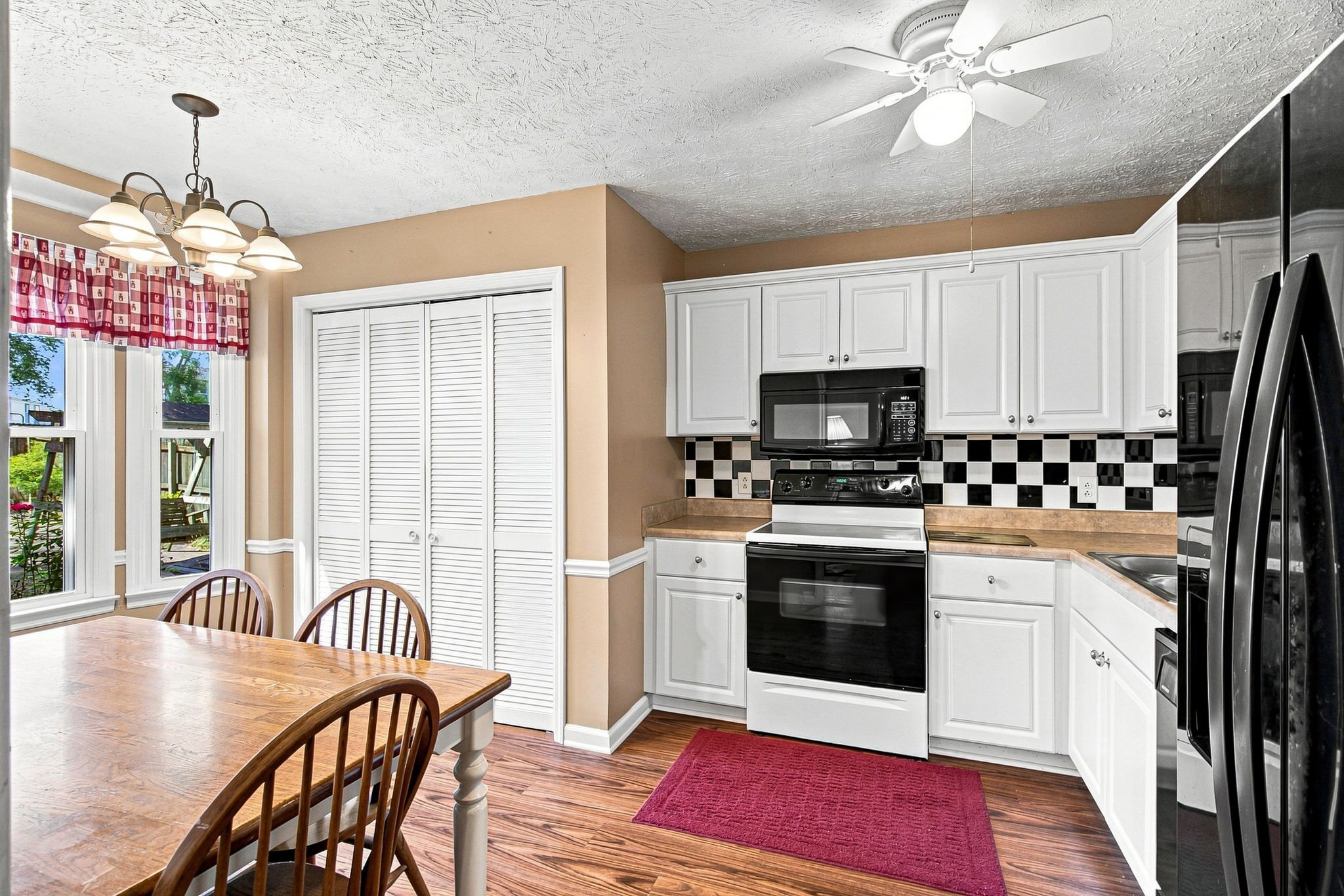 103 Glen Oak Ct, W Property Photo 10