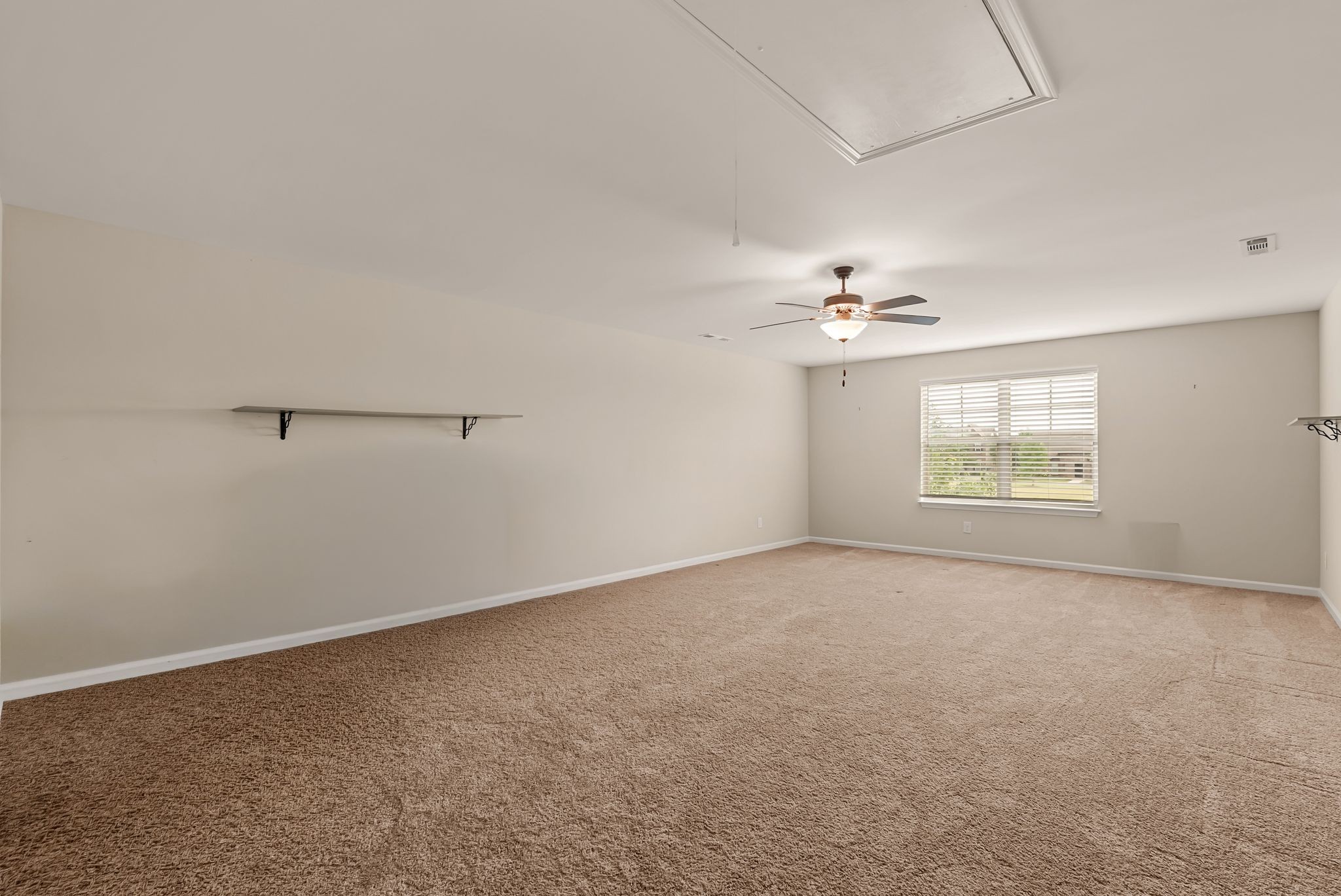 1068 Ambling Way Property Photo 28