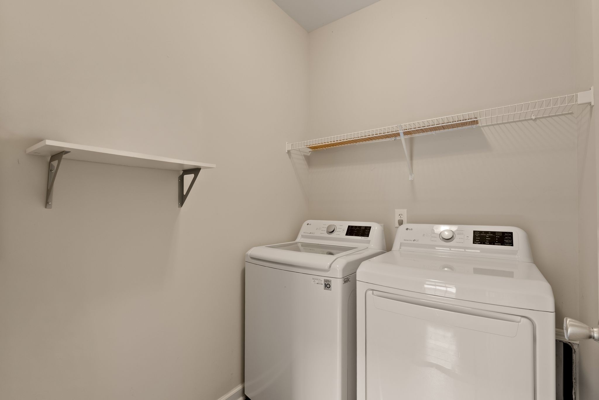 1068 Ambling Way Property Photo 31