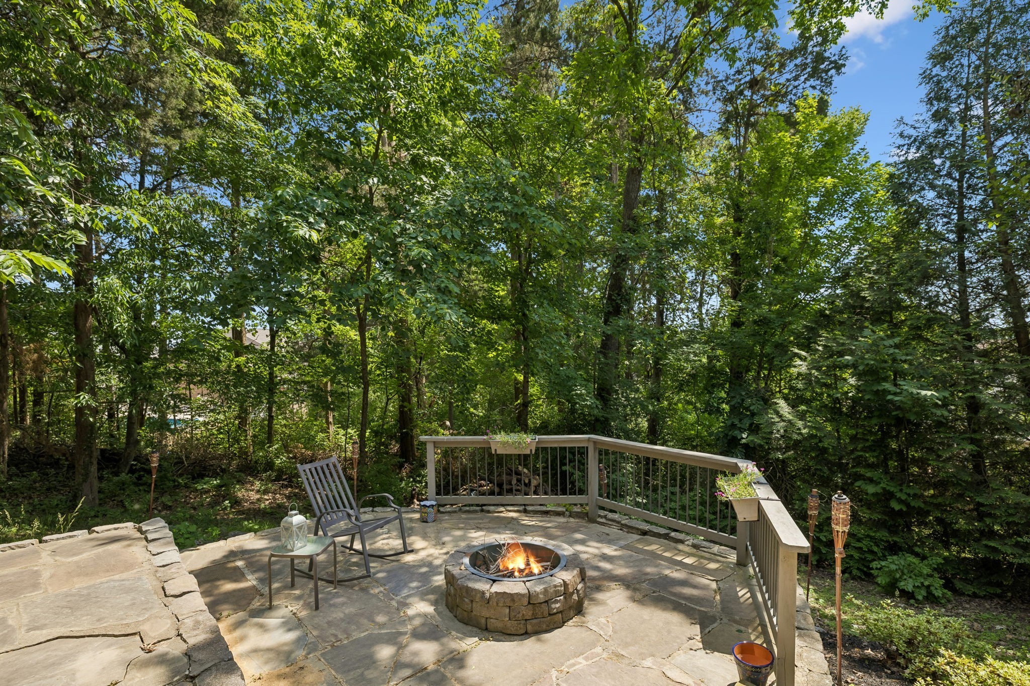 940 Century Oak Dr Property Photo 5