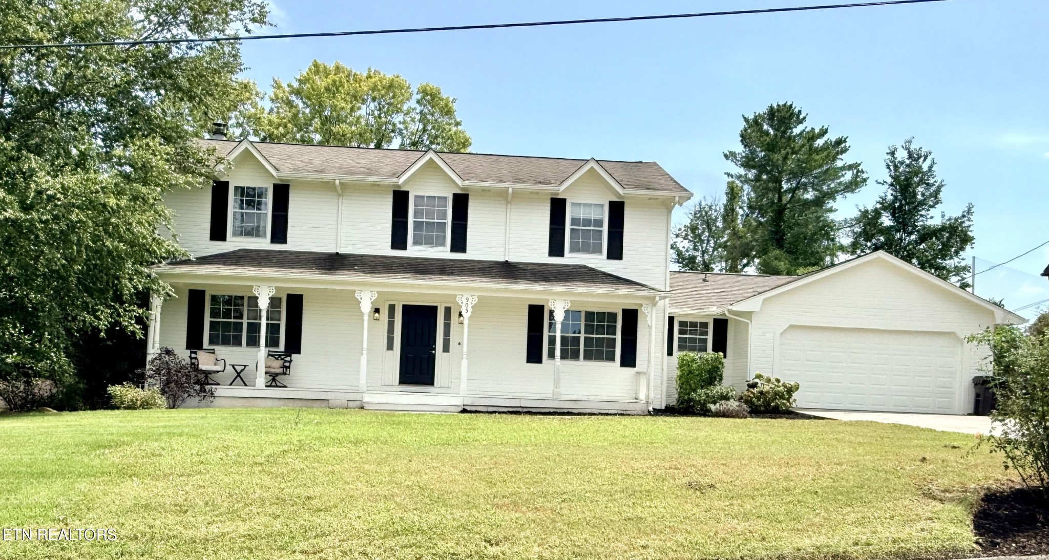 905 High Springs Rd Property Photo 1