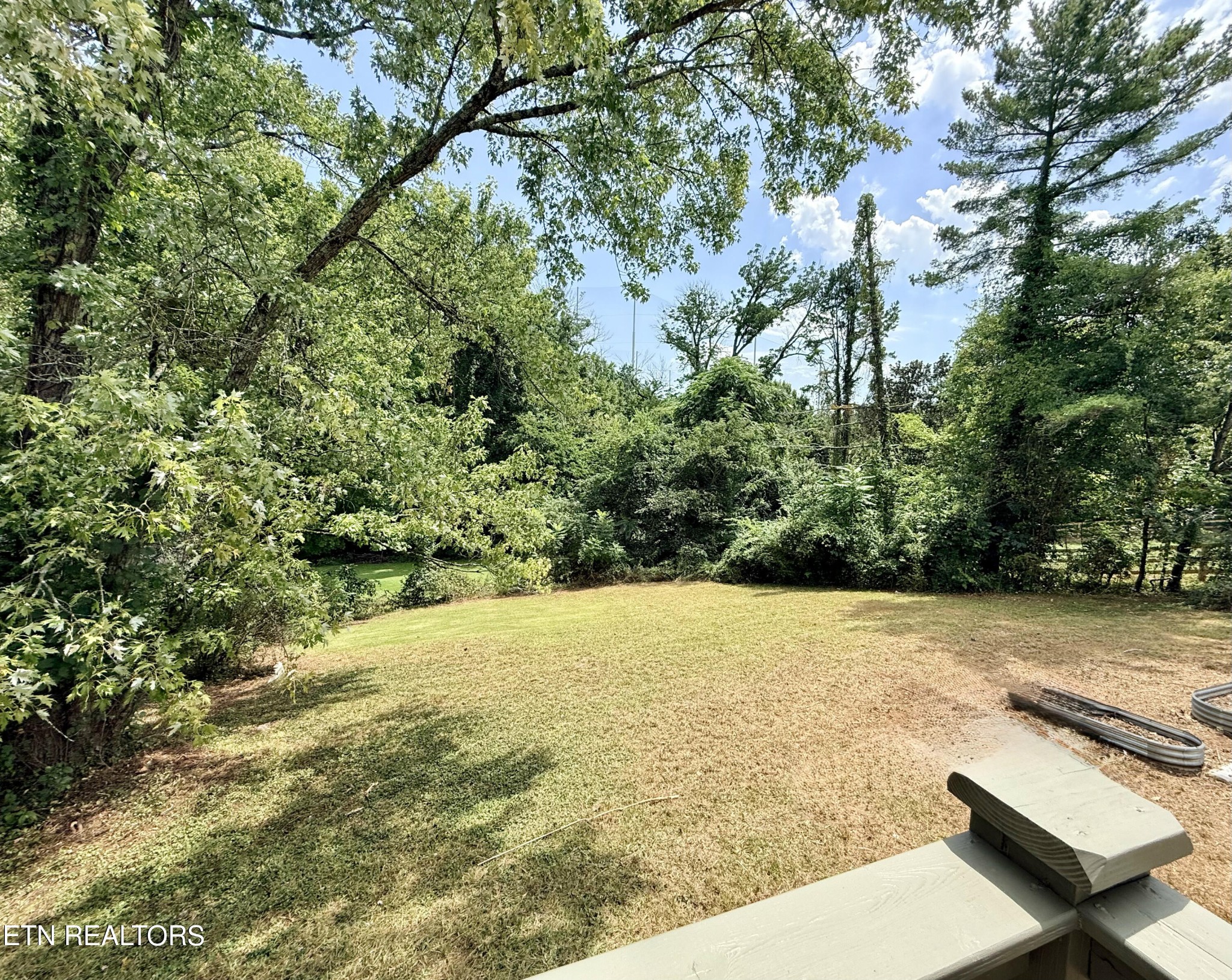 905 High Springs Rd Property Photo 25